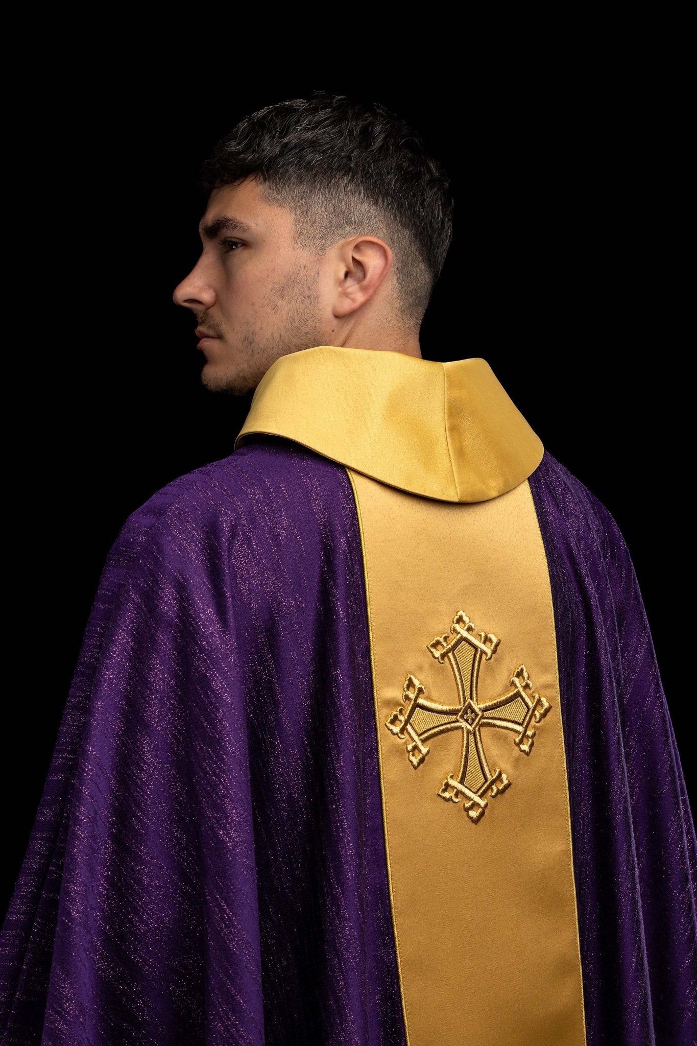 Purple chasuble with an embroidered cross motif and band on decorative fabric LE/7034/03 - CHASUBLES.COM