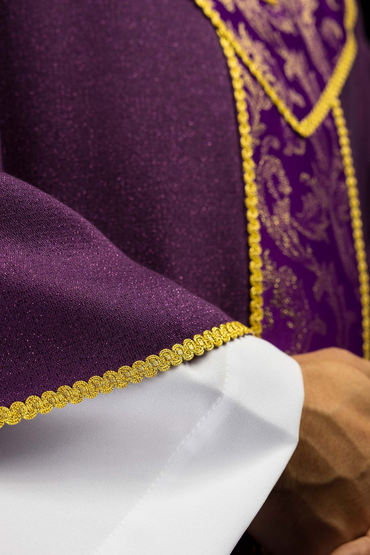 Purple Chasuble with Cross Adorned with Jacquard Fabric LE/7075/03 - CHASUBLES.COM