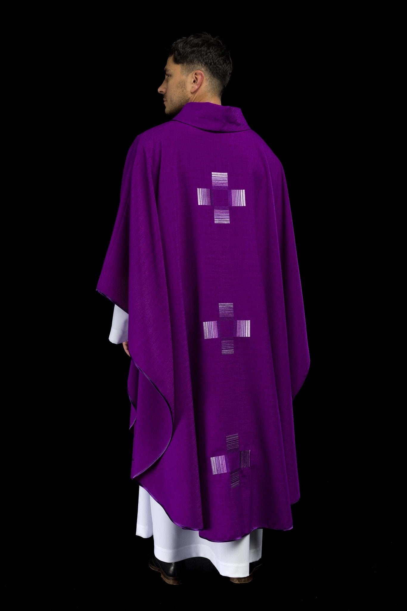Purple chasuble with embroidered crosses HA7033-03 FIOLET - CHASUBLES.COM