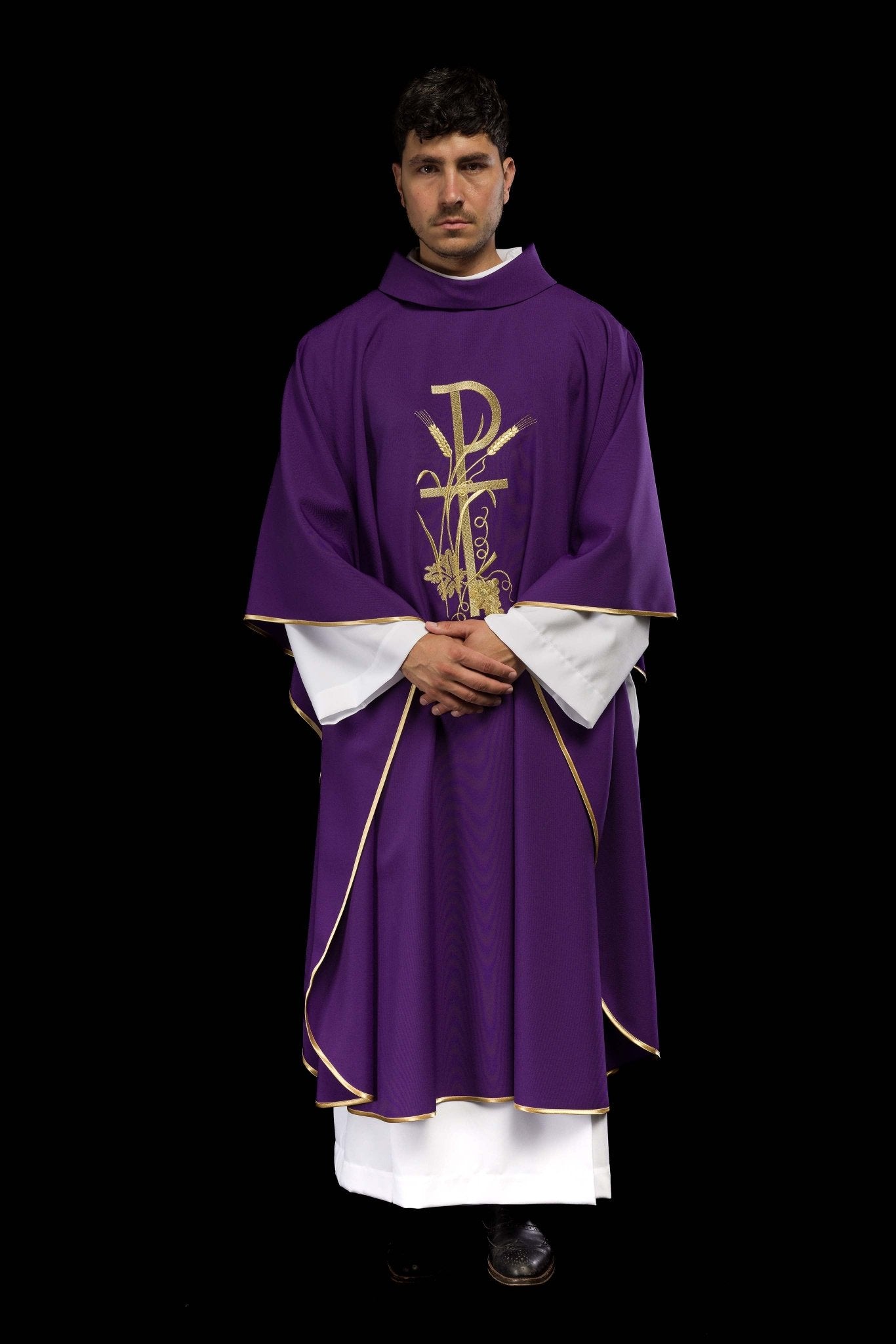 Purple chasuble with golden cross embroidery KOR/026/03/12 FIOLET - CHASUBLES.COM