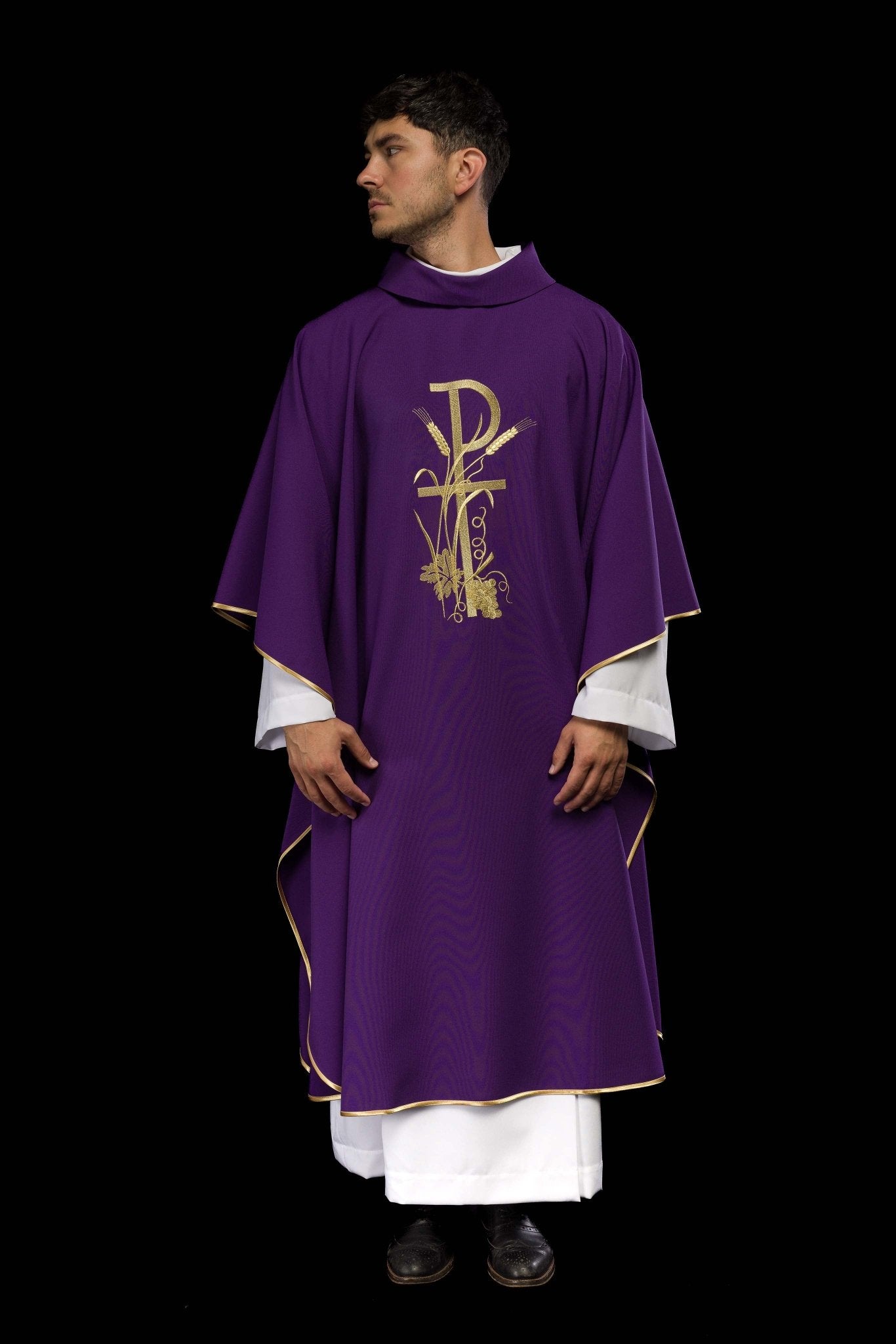 Purple chasuble with golden cross embroidery KOR/026/03/12 FIOLET - CHASUBLES.COM