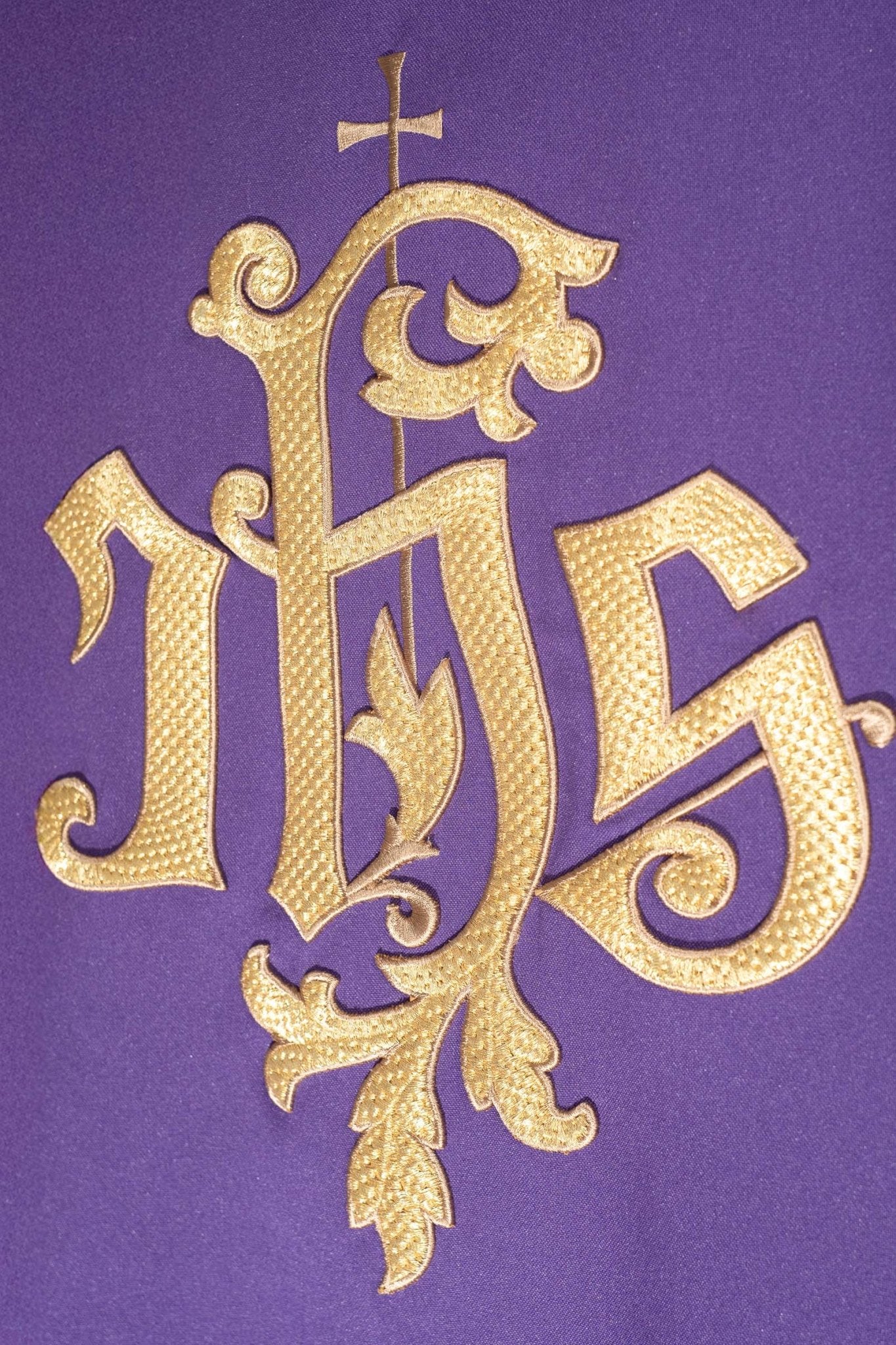 Purple chasuble with golden IHS embroidery KDT/7047/03/12 - CHASUBLES.COM