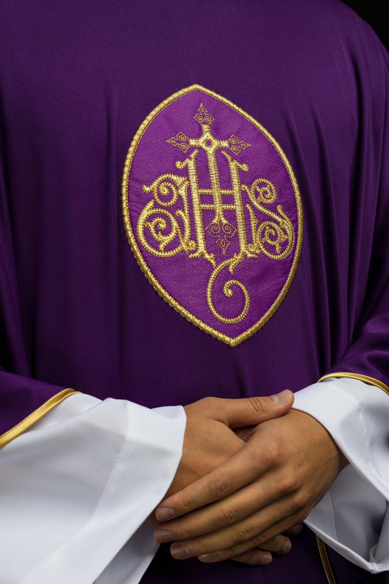 Purple chasuble with IHS made from sports fabric SACROLITE KOR/388/03/78 - CHASUBLES.COM