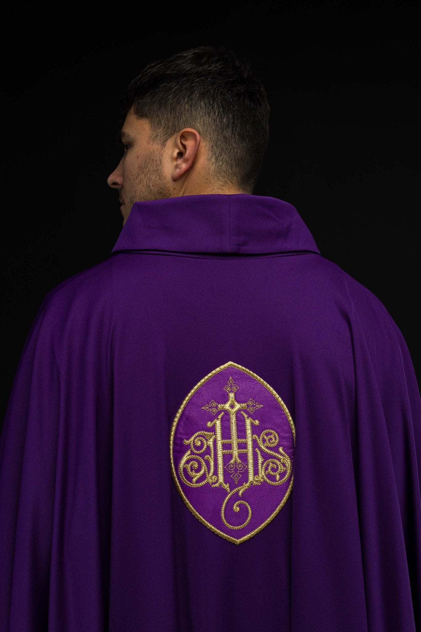 Purple chasuble with IHS made from sports fabric SACROLITE KOR/388/03/78 - CHASUBLES.COM