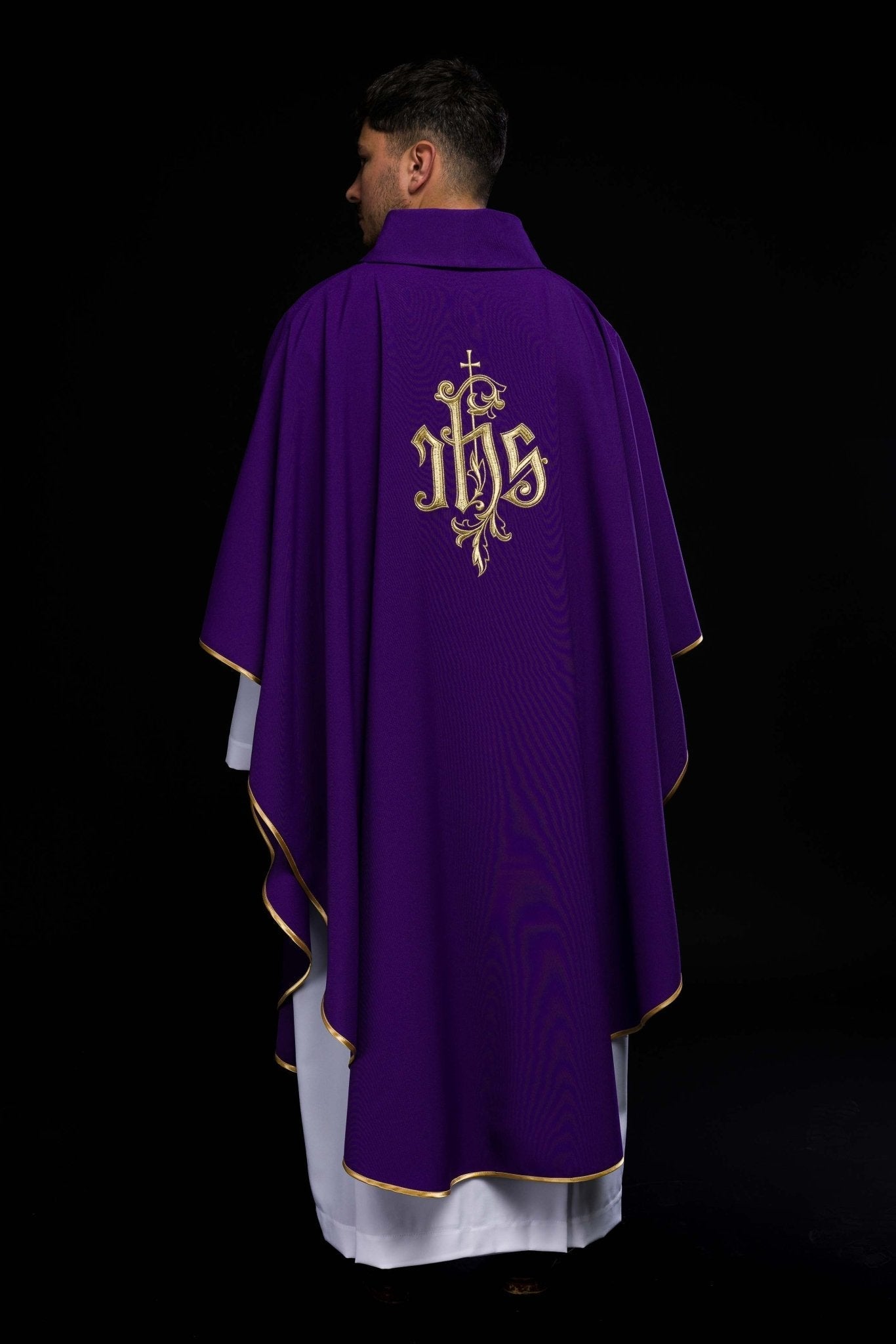 Purple chasuble with JHS gold symbol KOR/032/03/12 FIOLET - HAFTINAUSA.COM