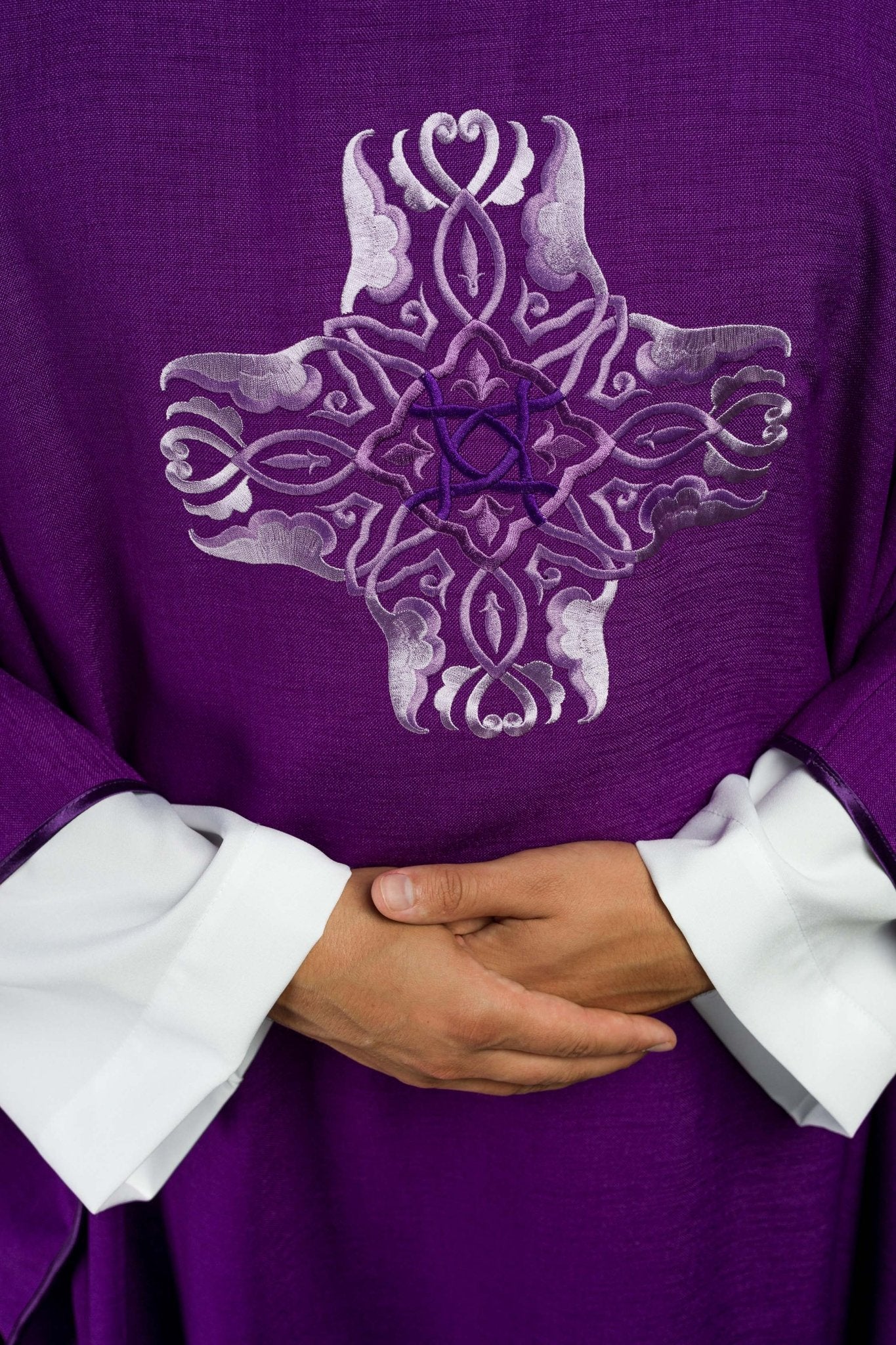 Purple chasuble with purple cross HA7035-03 FIOLET - CHASUBLES.COM