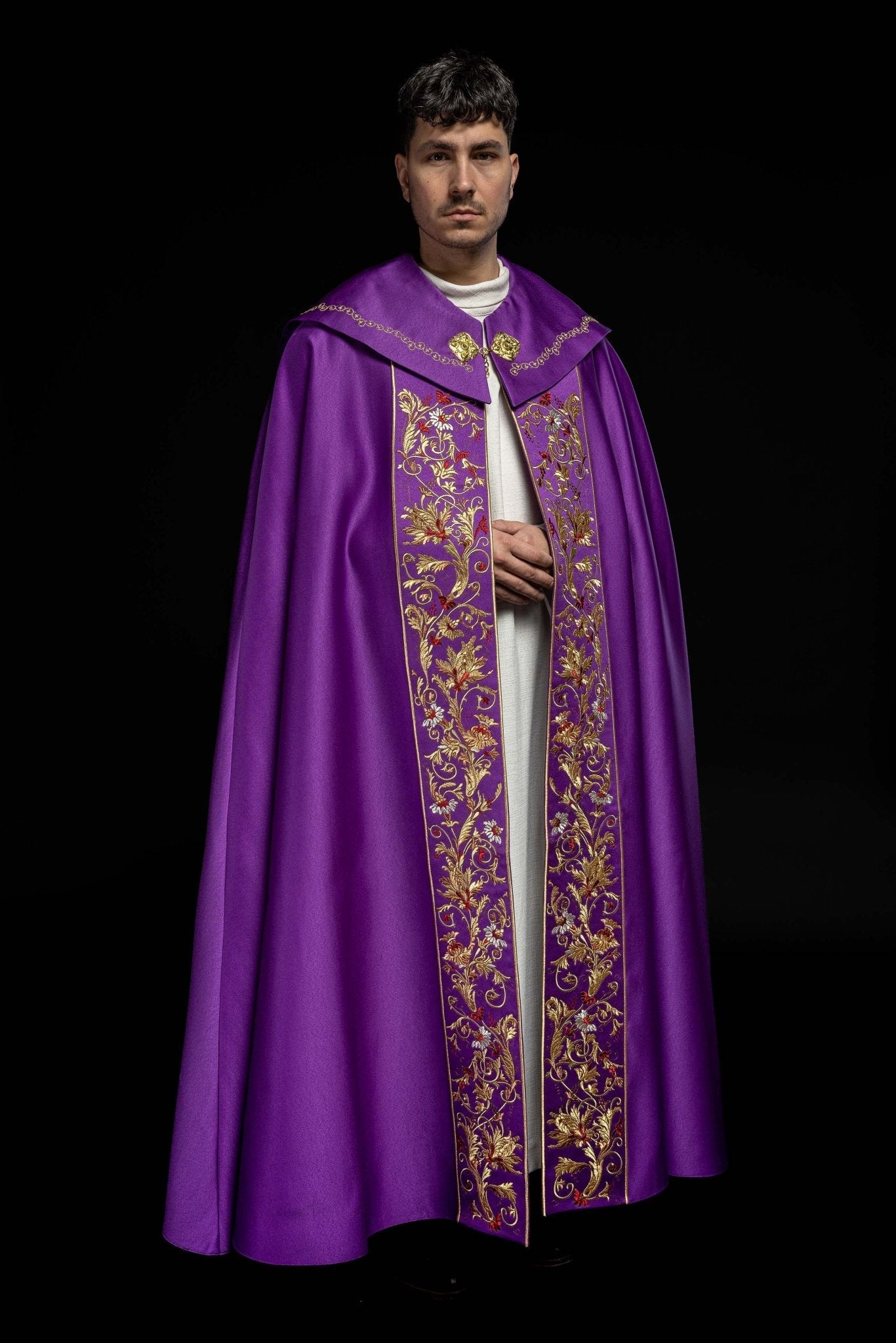 Purple christian cope with gold embroidery and PAX symbol KKP/014/03/20 FIOLETOWA SAT.POMPON 145cm - HAFTINAUSA.COM