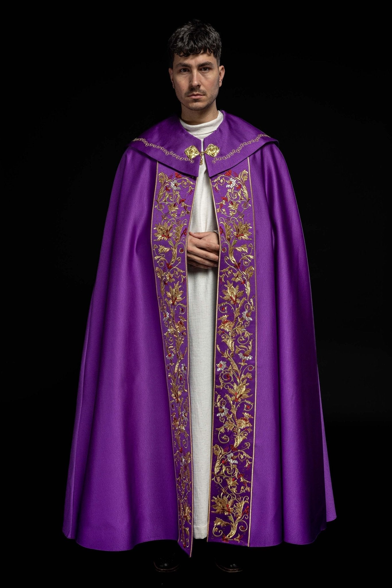 Purple christian cope with gold embroidery and PAX symbol KKP/014/03/20 FIOLETOWA SAT.POMPON 145cm - HAFTINAUSA.COM