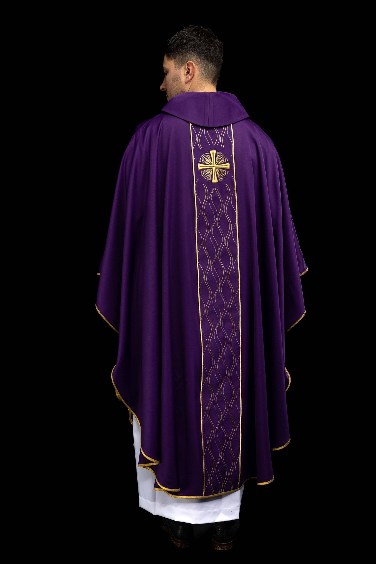 Purple cross - embroidered chasuble KOR/277/03/53 - CHASUBLES.COM