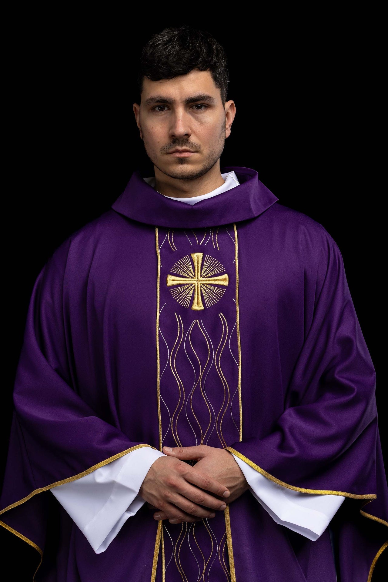 Purple cross - embroidered chasuble KOR/277/03/53 - CHASUBLES.COM
