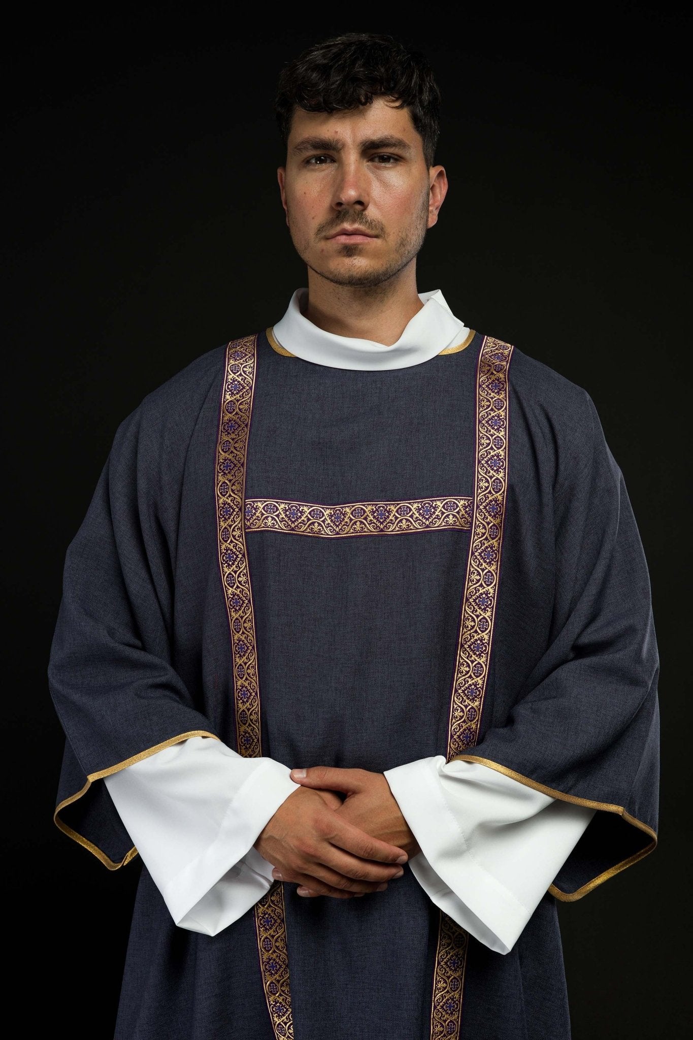 Purple dalmatic decorated with gold jacquard ribbons KDL/395/03/70/B - CHASUBLES.COM