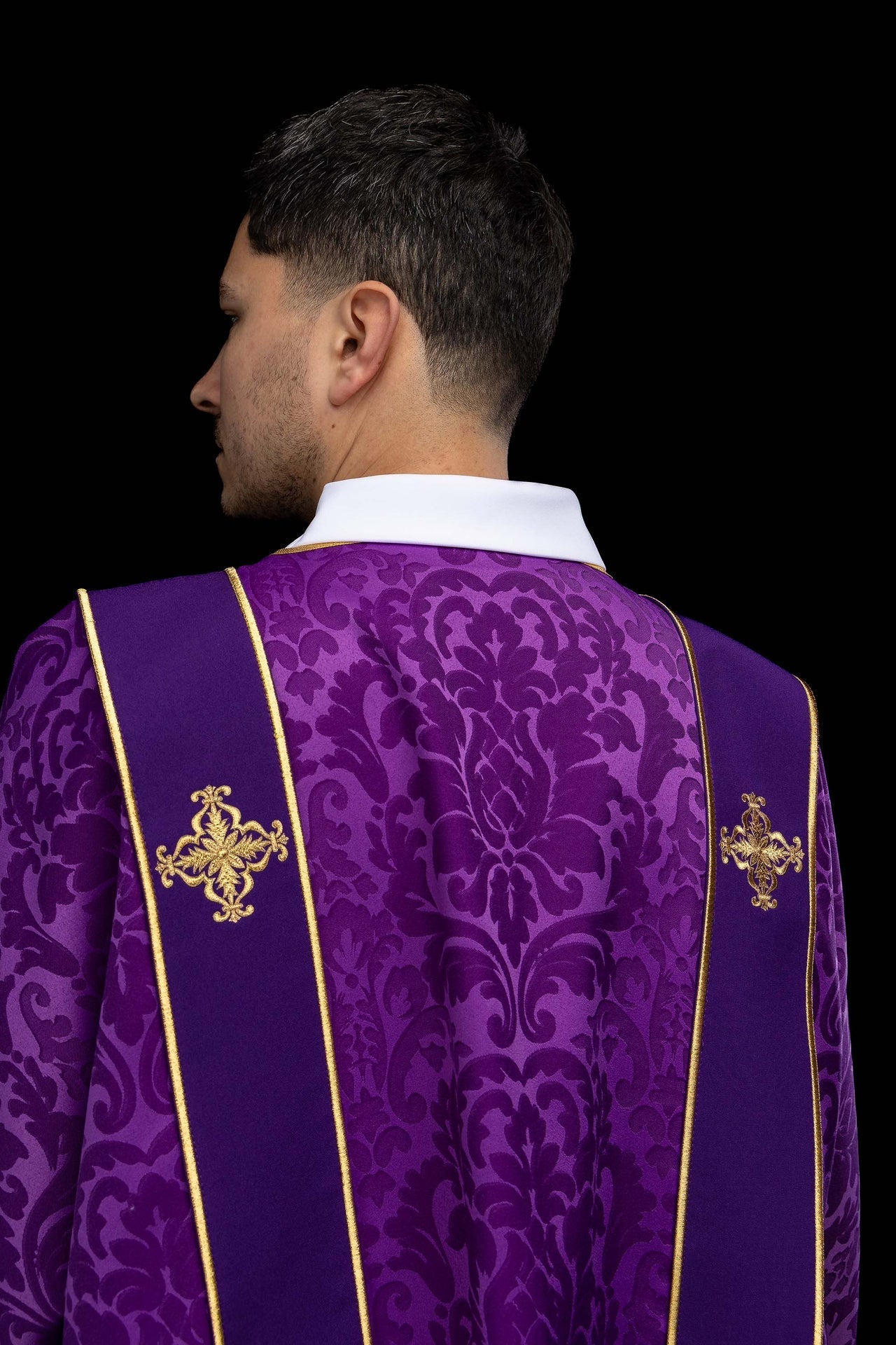 Purple dalmatic in jacquard with bands and embroidered gold crosses KDL/284/03/81/B - CHASUBLES.COM