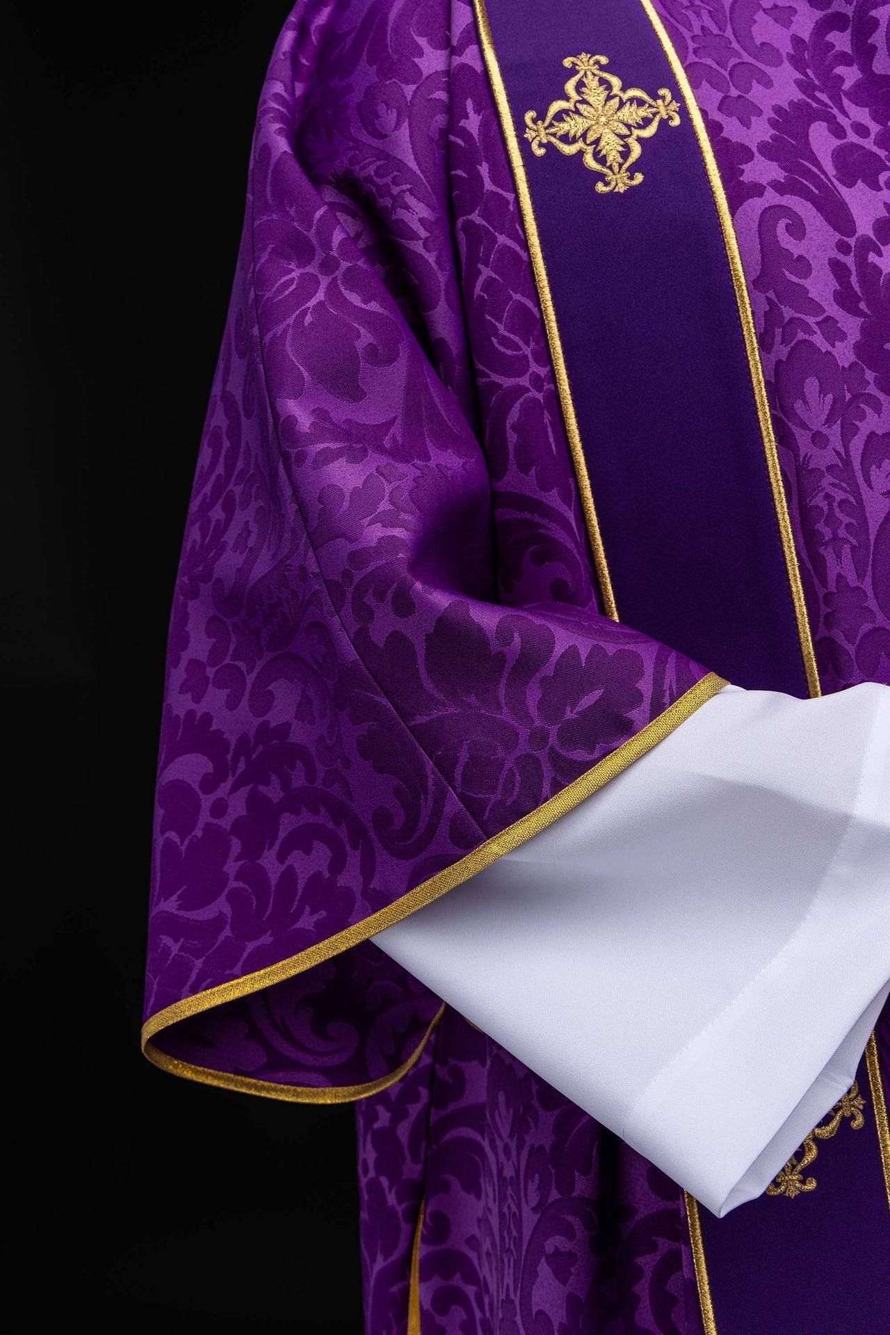 Purple dalmatic in jacquard with bands and embroidered gold crosses KDL/284/03/81/B - CHASUBLES.COM