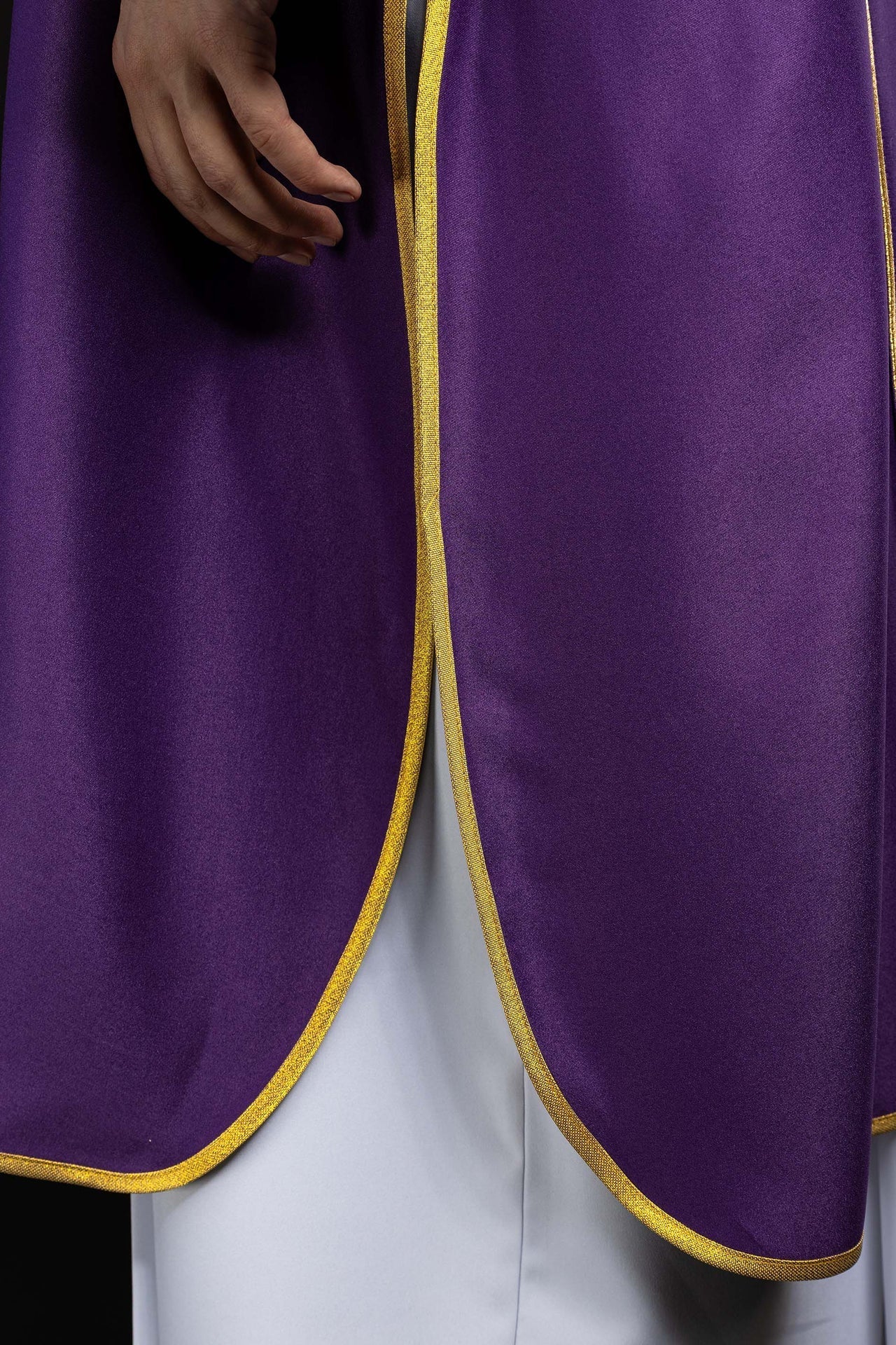 Purple dalmatic with bands and embroidered gold crosses KDL/285/03/53/B - CHASUBLES.COM