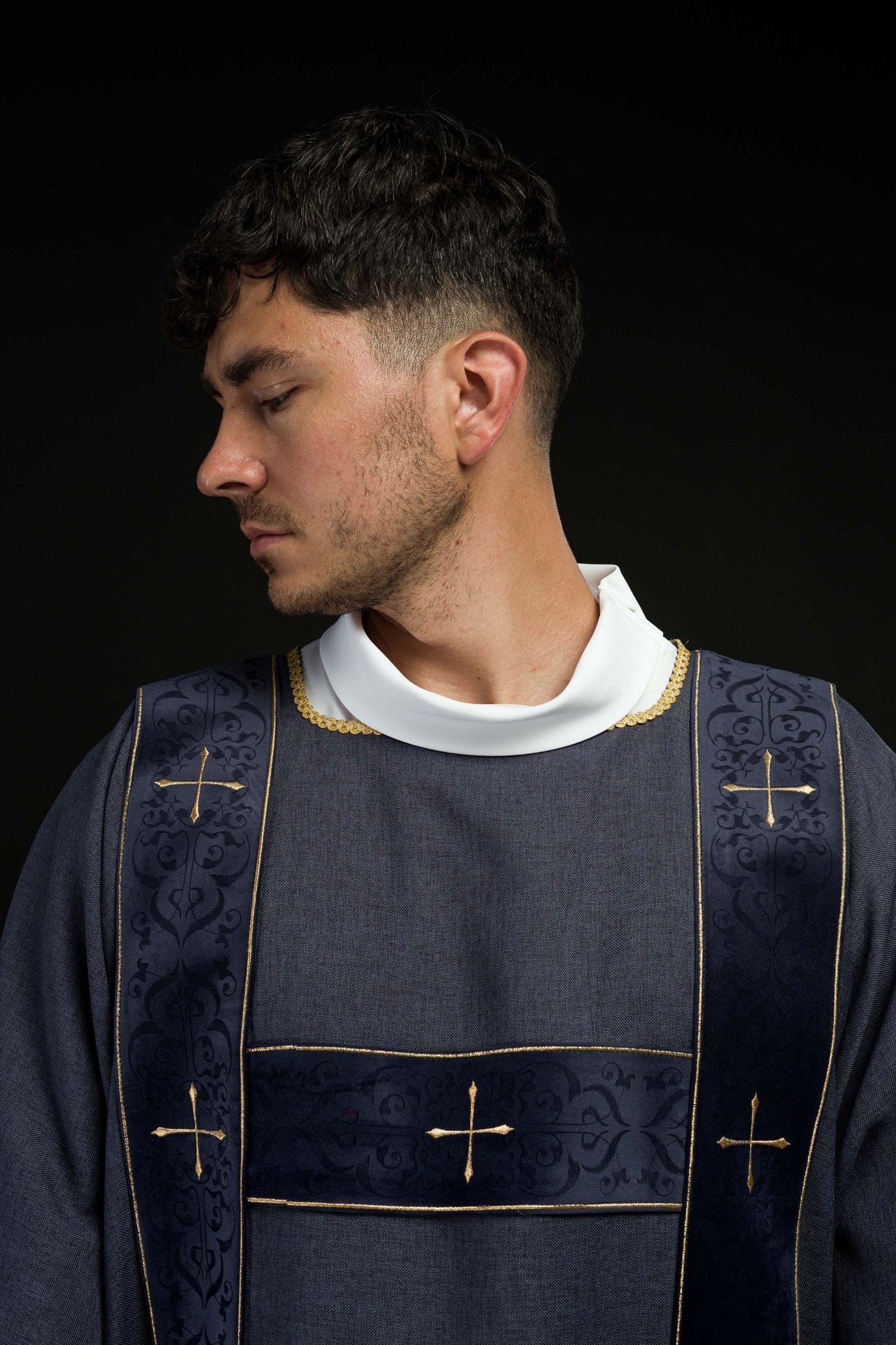 Purple dalmatic with velvet bands and embroidered golden crosses LE/1073/03/B - CHASUBLES.COM