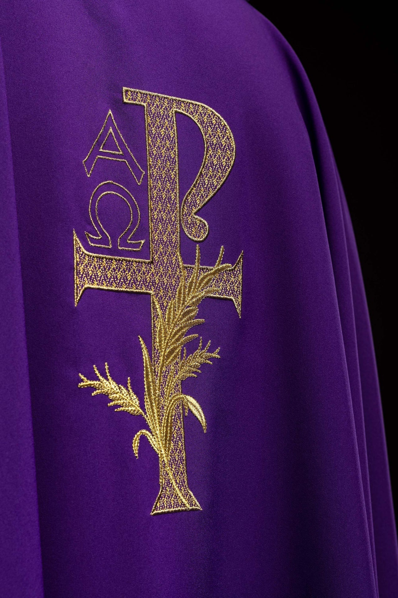 Purple embroidered chasuble with Alpha and Omega symbol and wide collar KOK/004/03/12/KARO - CHASUBLES.COM