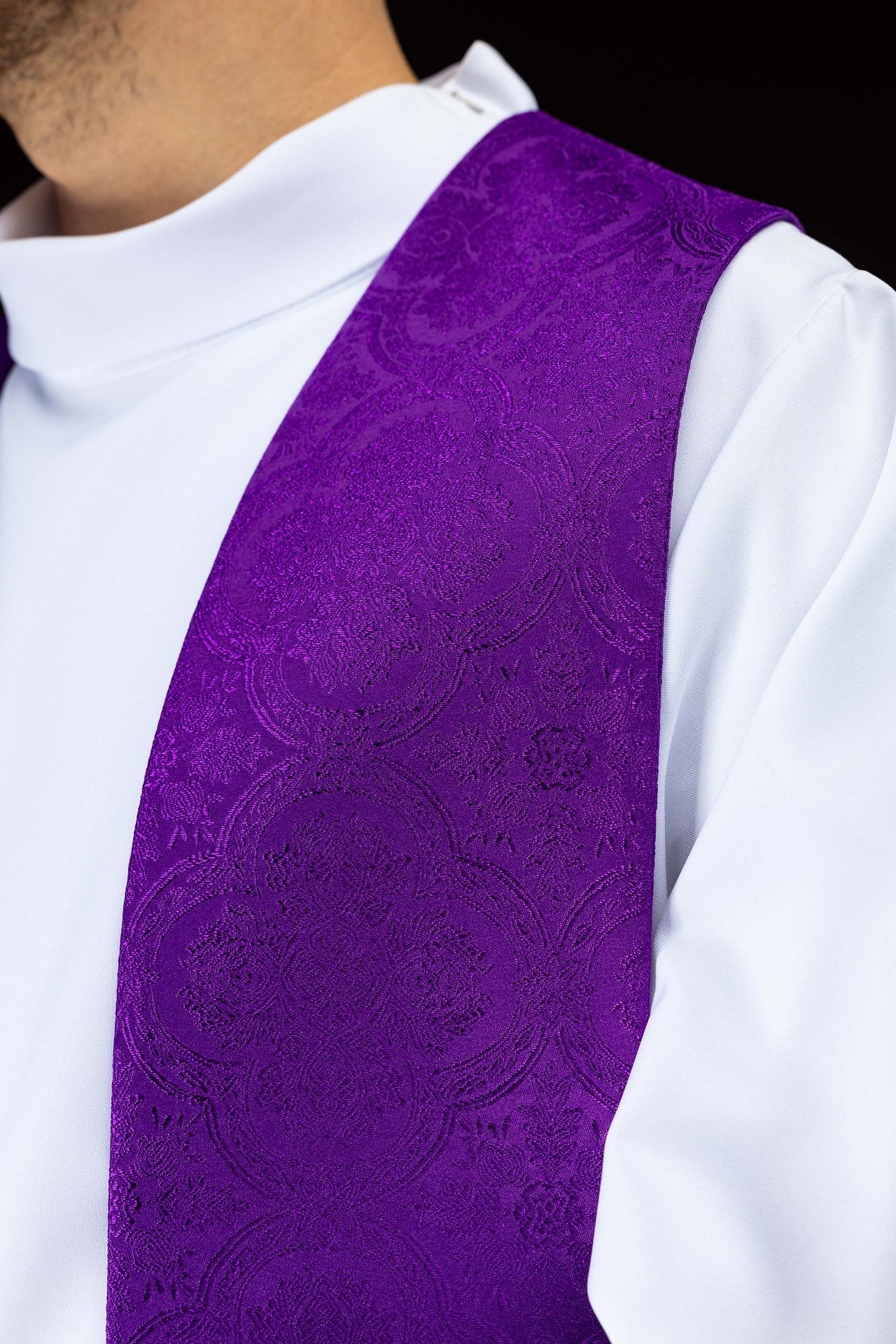 Purple jacquard stole embroidered with a cross motif KST/967/03/11 - CHASUBLES.COM