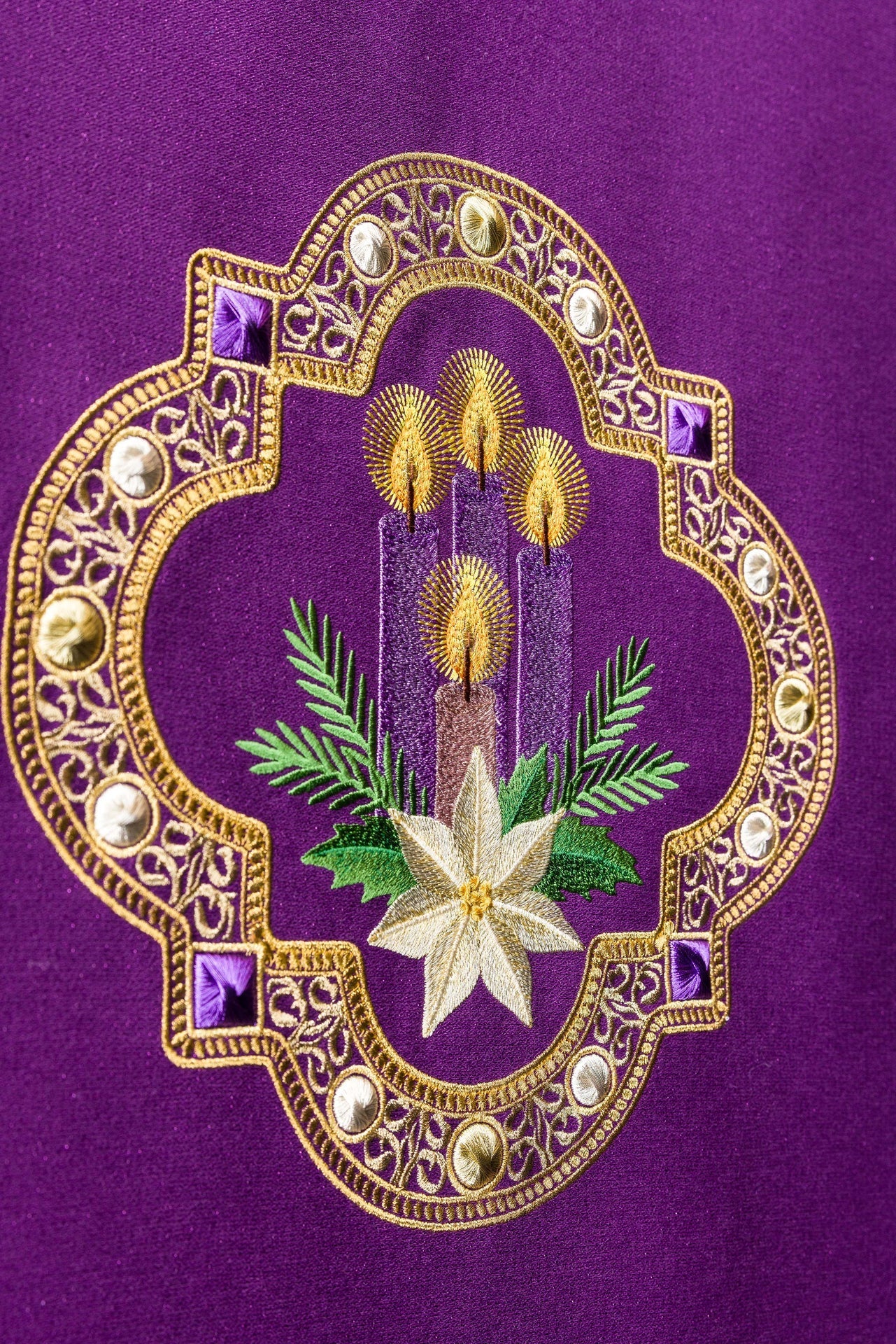 Purple lectern cloth with Advent embroidery S-8076-03-103 55*250 - CHASUBLES.COM