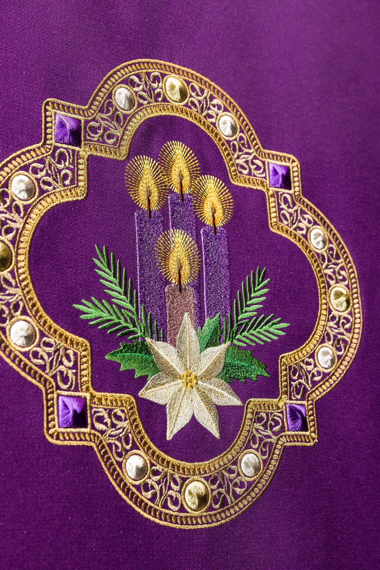 Purple lectern cloth with Advent embroidery S-8076-03-103 55*250 - CHASUBLES.COM