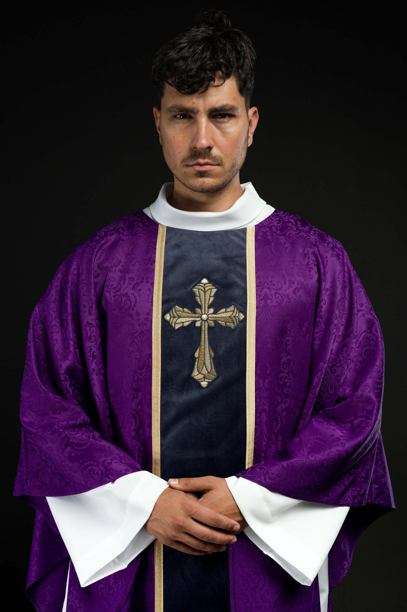 Purple liturgical chasuble with stole and cross embroidery on jacquard fabric KOA/007/03/98 - CHASUBLES.COM