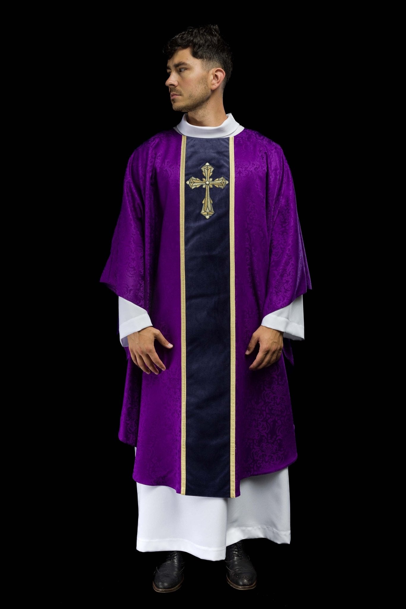 Purple liturgical chasuble with stole and cross embroidery on jacquard fabric KOA/007/03/98 - CHASUBLES.COM