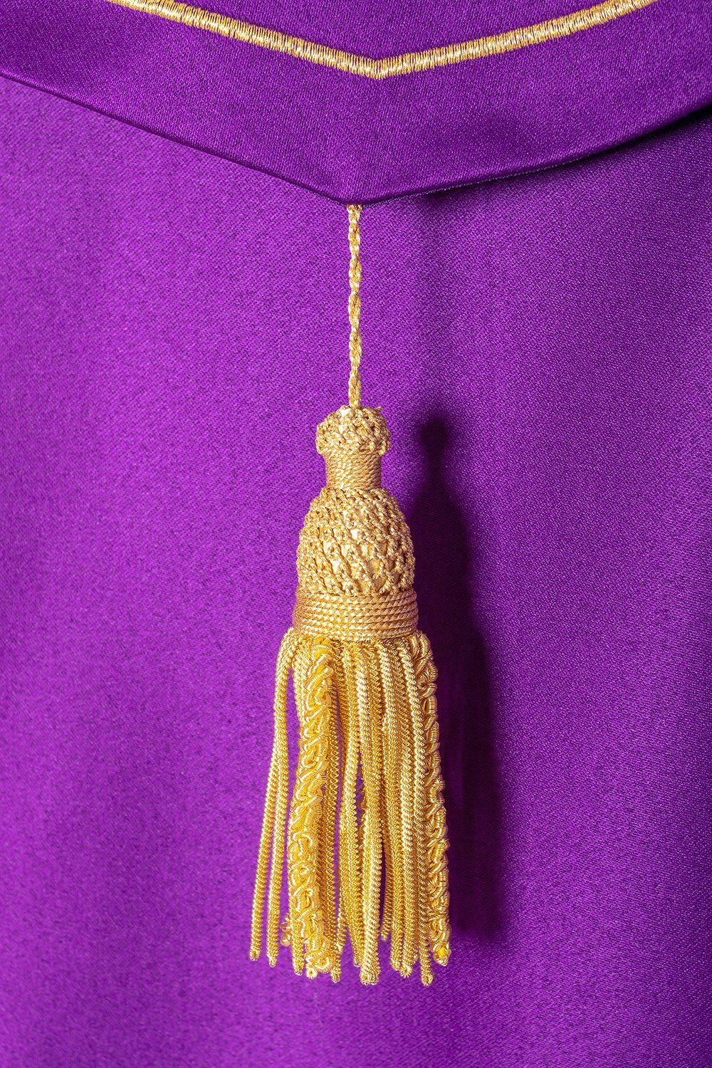 Purple liturgical cope with gold grape embroidery KKP/001/03/20 FIOLET SAT.POMPON 150cm - HAFTINAUSA.COM