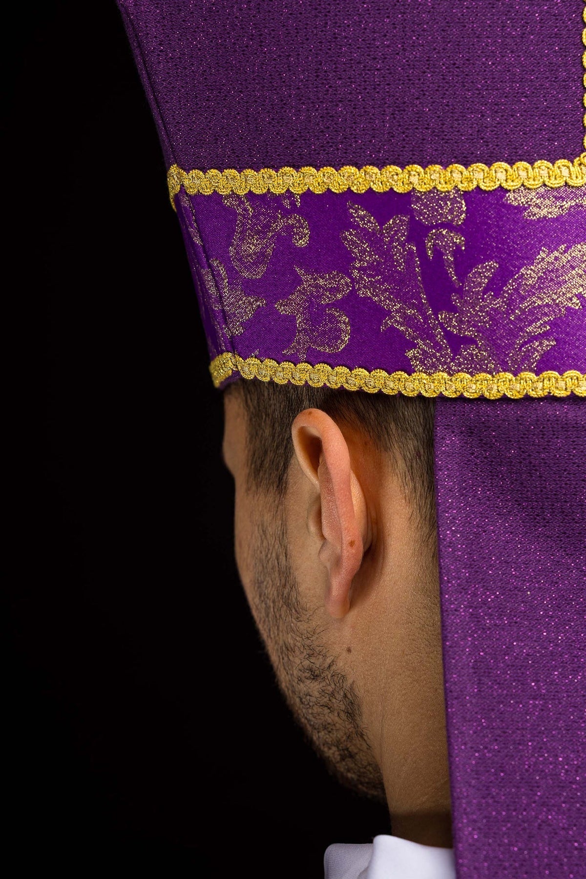 Purple mitre embroidered with a cross decorated with jacquard fabric LE/9075/03-1 - CHASUBLES.COM
