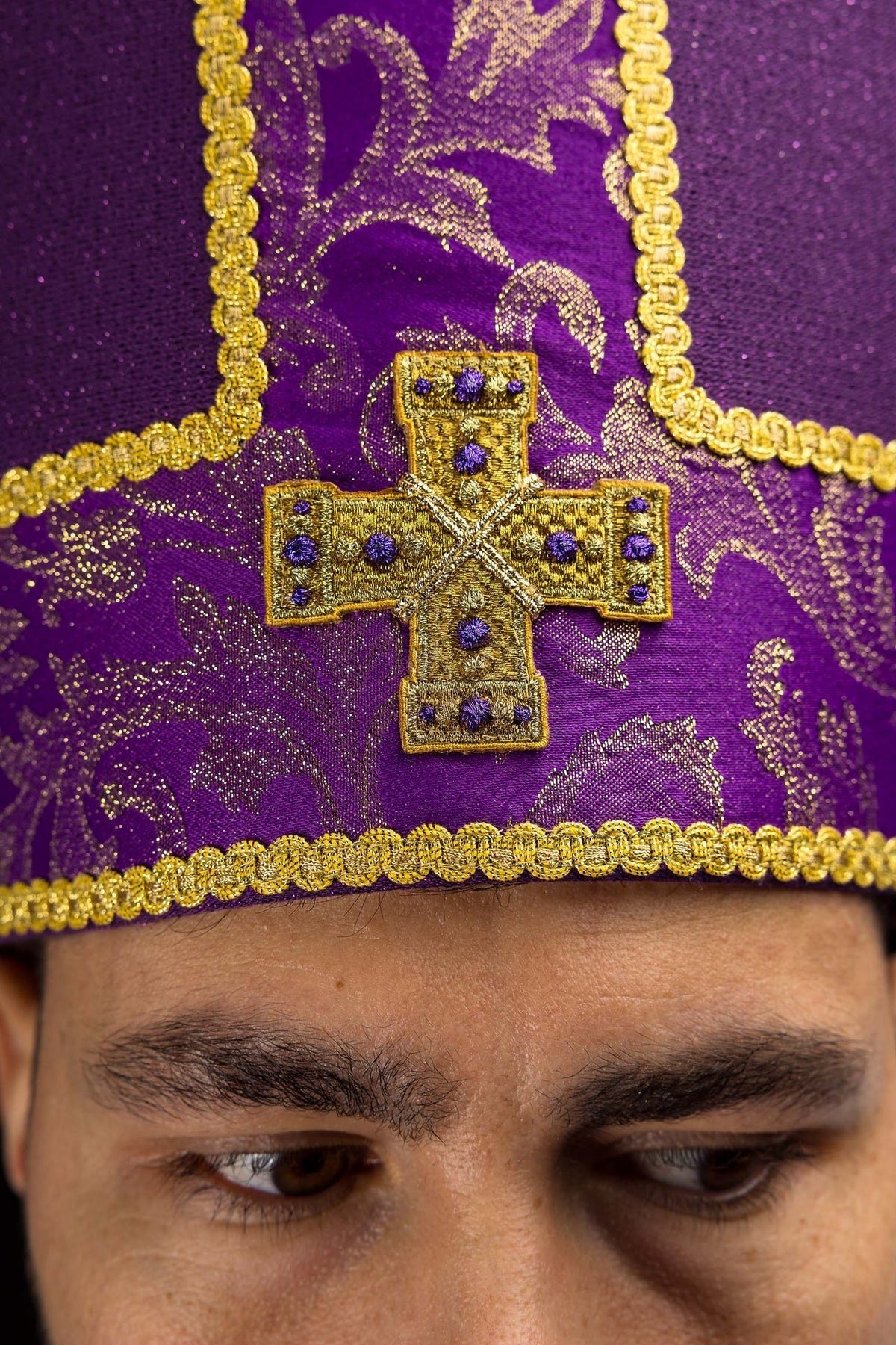 Purple mitre embroidered with a cross decorated with jacquard fabric LE/9075/03-1 - CHASUBLES.COM