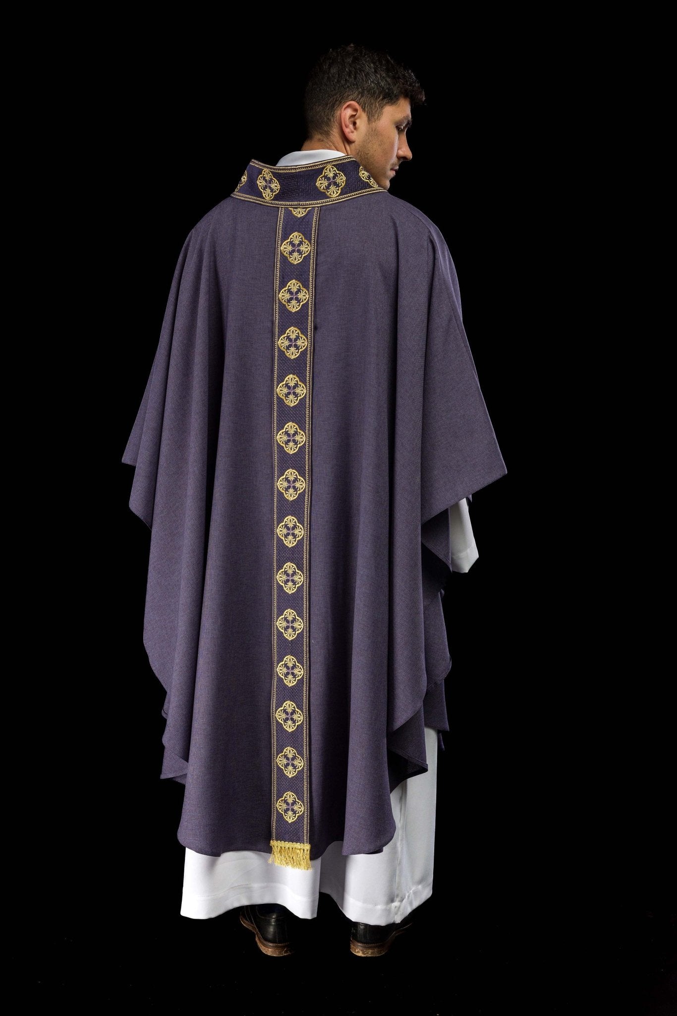 Purple priest chasuble with slim orphrey S-7069-03-70 - CHASUBLES.COM