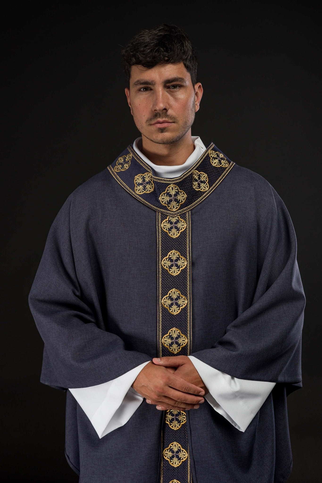 Purple priest chasuble with slim orphrey S-7069-03-70 - CHASUBLES.COM