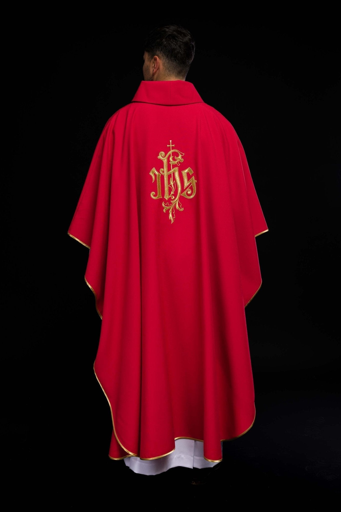 Red chasuble with classic gold JHS KOR/032/02/12 CZERWONY - HAFTINAUSA.COM