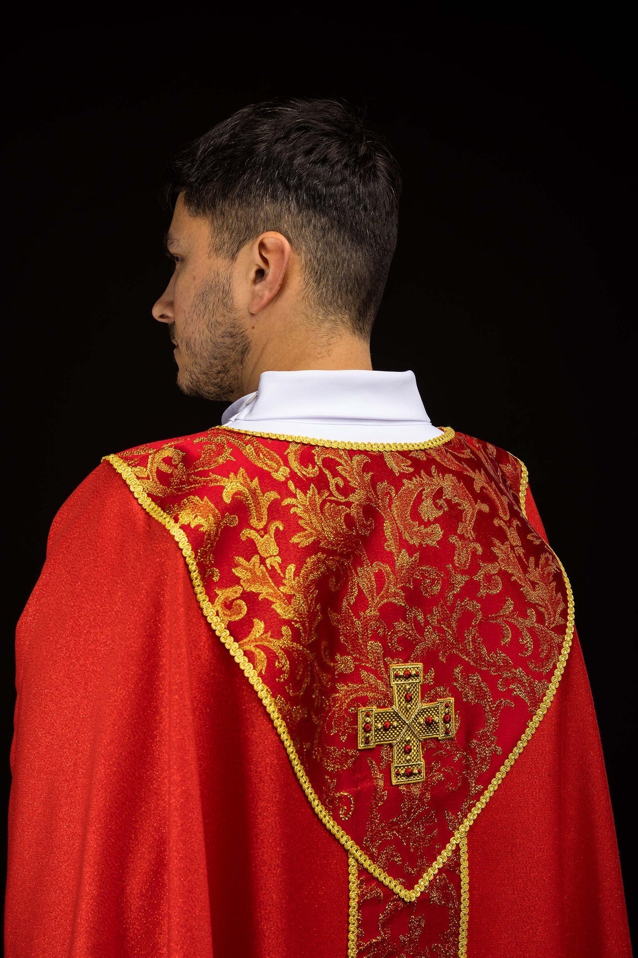 Red Chasuble with Cross Adorned with Jacquard Fabric LE/7075/02 - CHASUBLES.COM