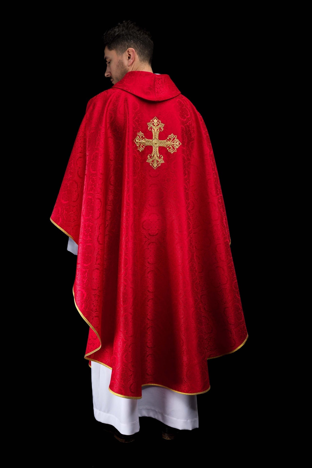 Red chasuble with cross jacquard fabric KOR/403/02/11 - CHASUBLES.COM