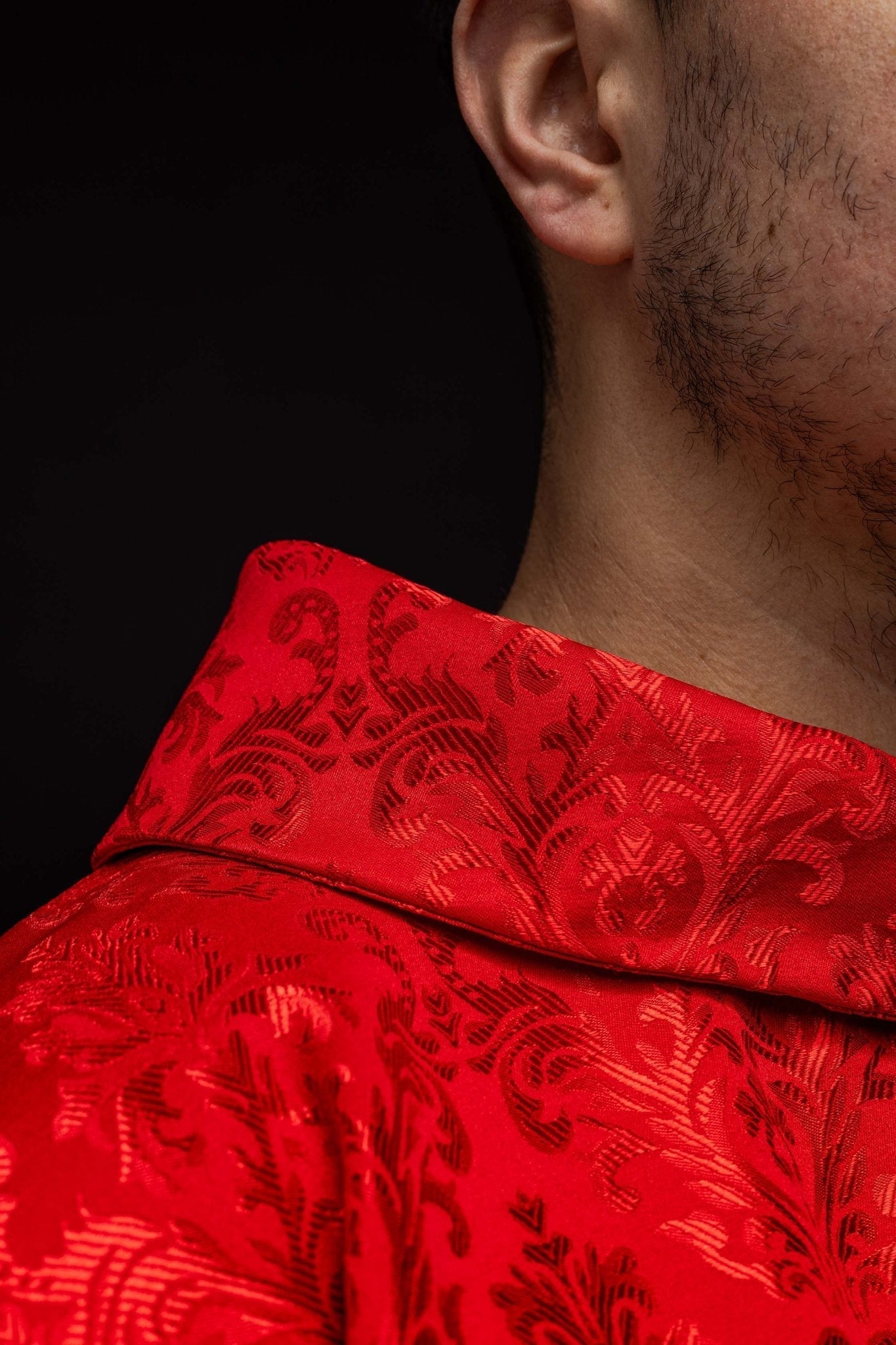 Red chasuble with cross made of patterned fabric HIT/197007/02/67 CZERWONY - HAFTINAUSA.COM