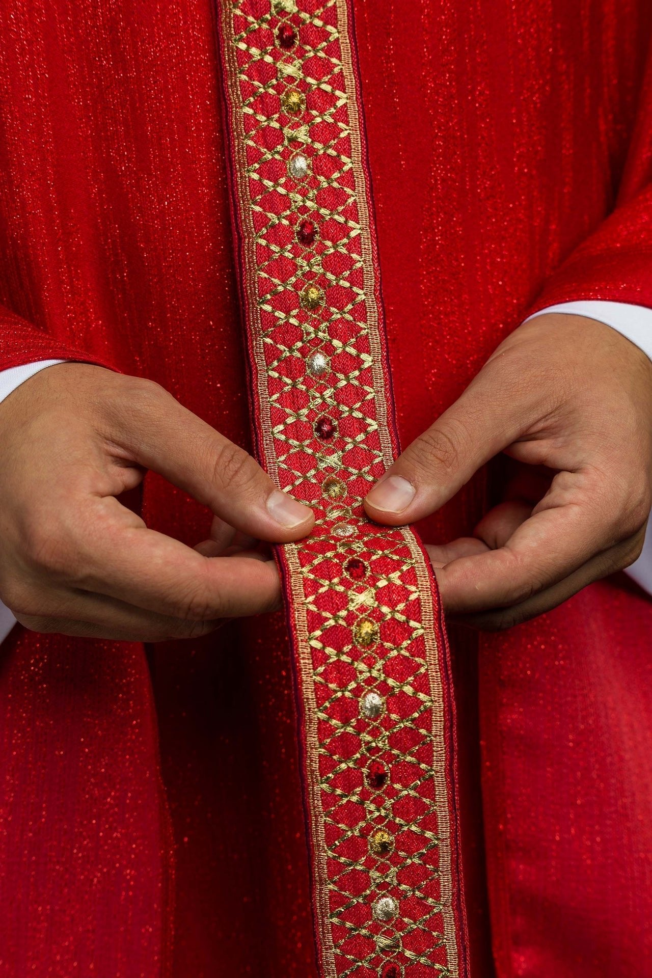 Red Chasuble with Embroidered Band and Collar LE/7033/02 - CHASUBLES.COM