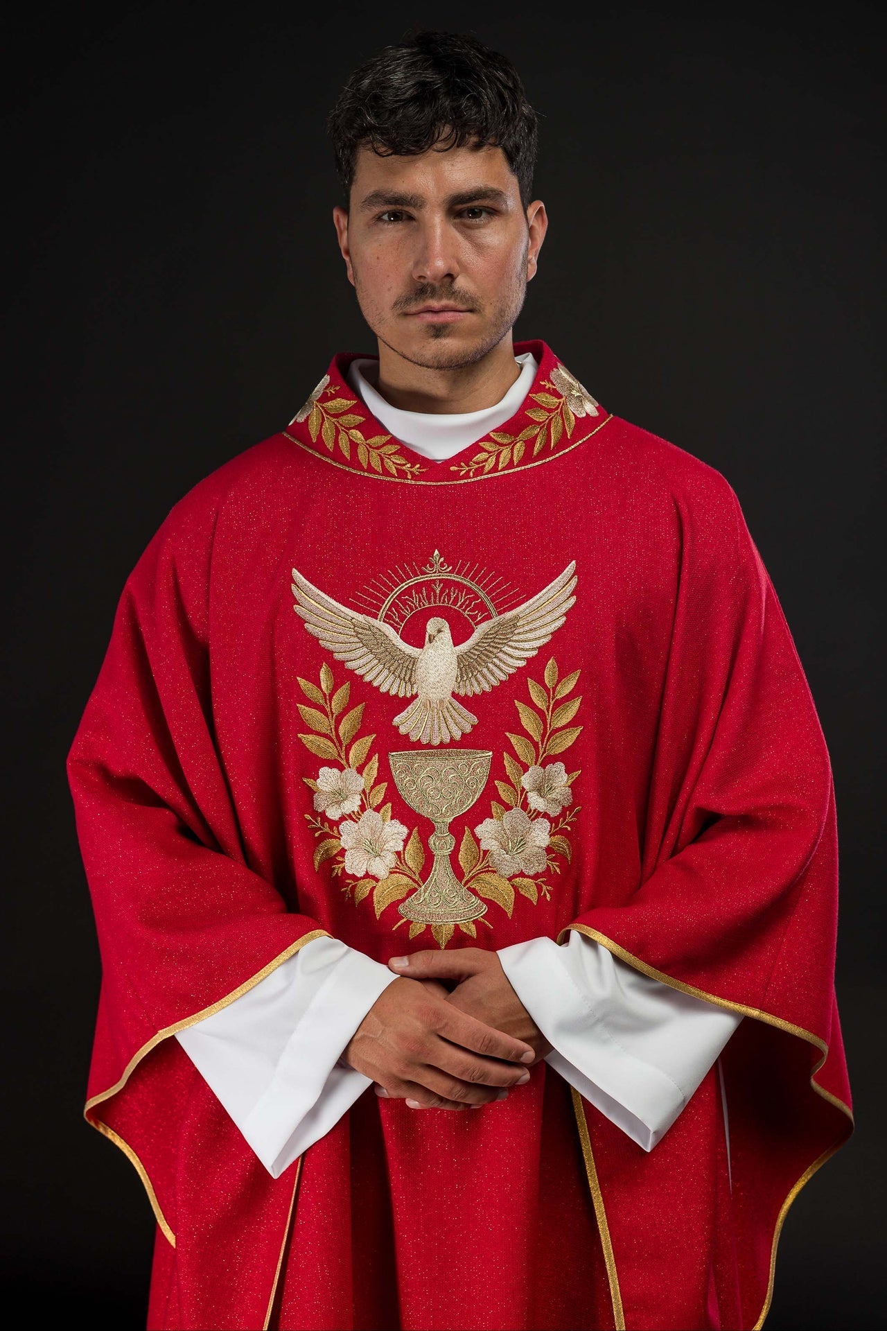Red Chasuble with Embroidered Collar and the Symbol of the Holy Spirit LE/7046/02 - CHASUBLES.COM