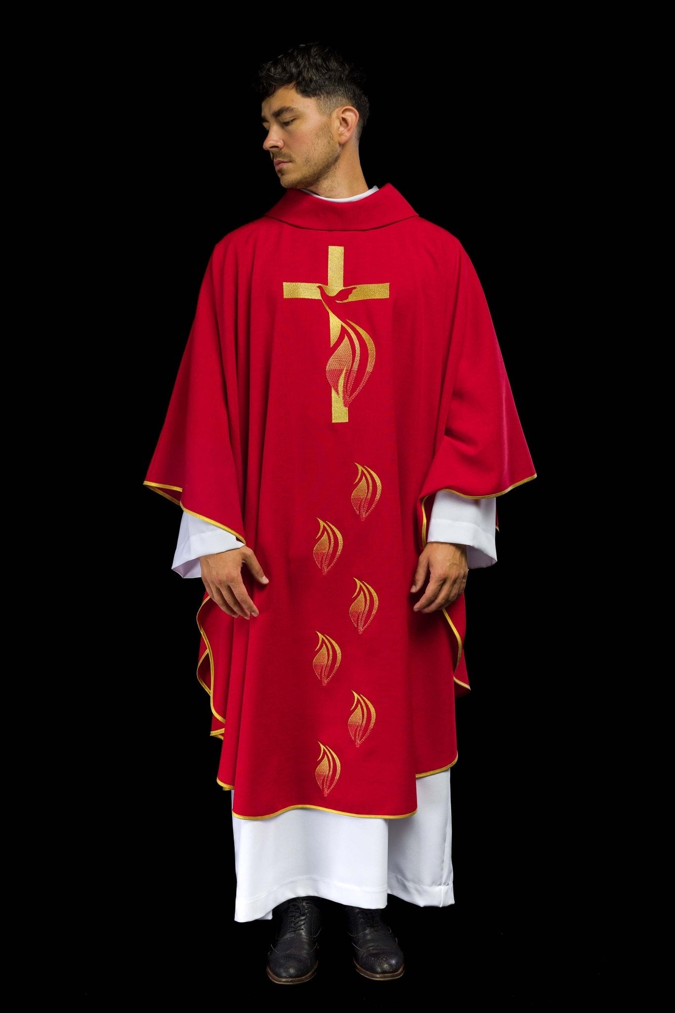 Red Chasuble with embroidery of the Holy Spirit and the Cross KOR/216/02/62 CZERWONY - CHASUBLES.COM