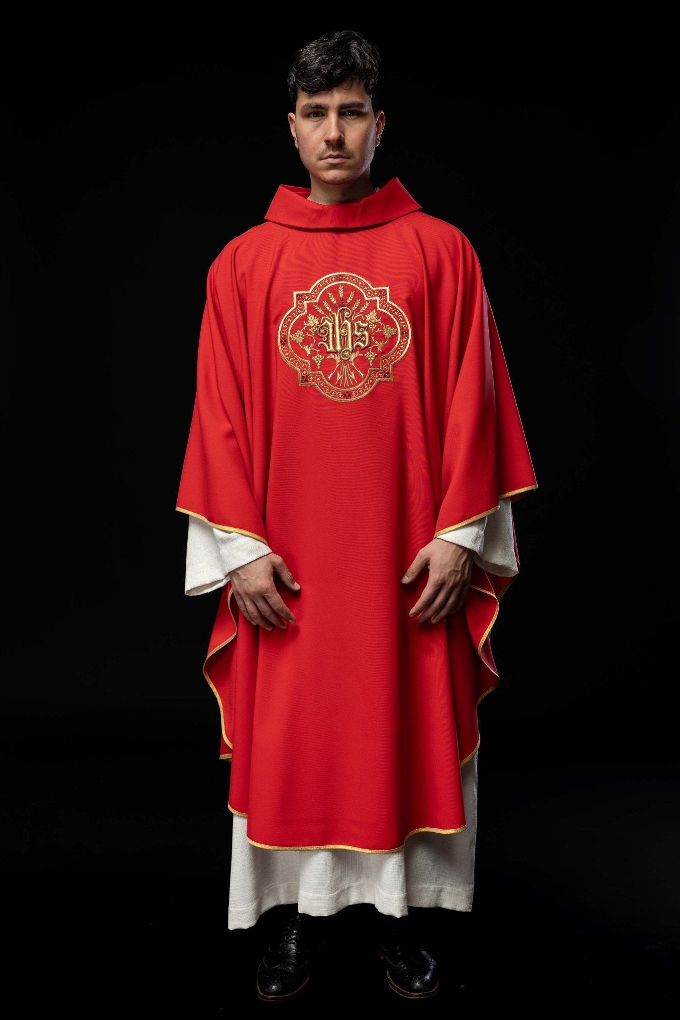 Red chasuble with IHS and PAX embroidery KOR/119/02/01 CZERWONY - HAFTINAUSA.COM