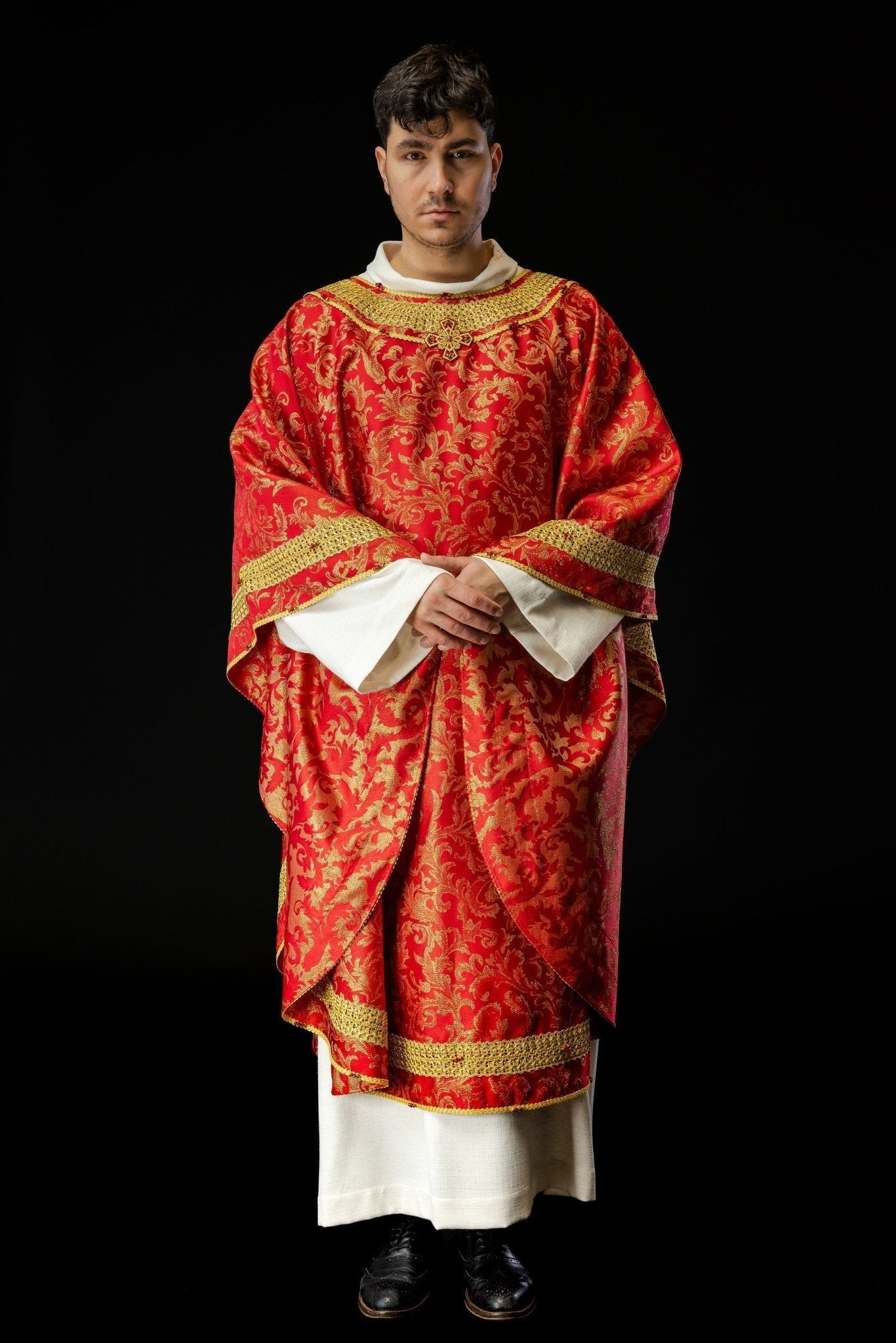 Red chasuble with natural stones Handmade 7010 HM/7010/02/90 - HAFTINAUSA.COM