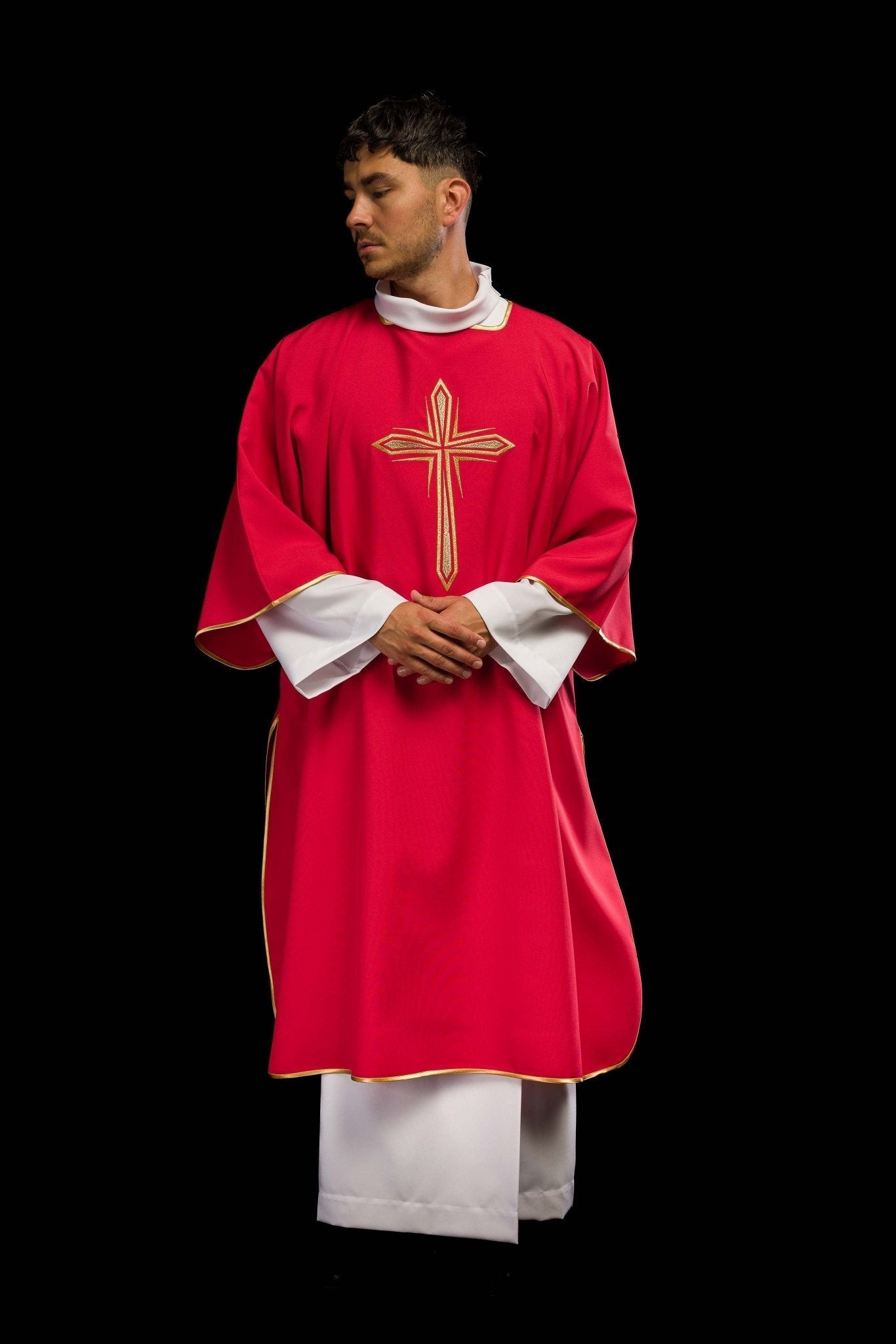 Red dalmatic with embroidered golden cross KDL/037/02/12/D - HAFTINAUSA.COM