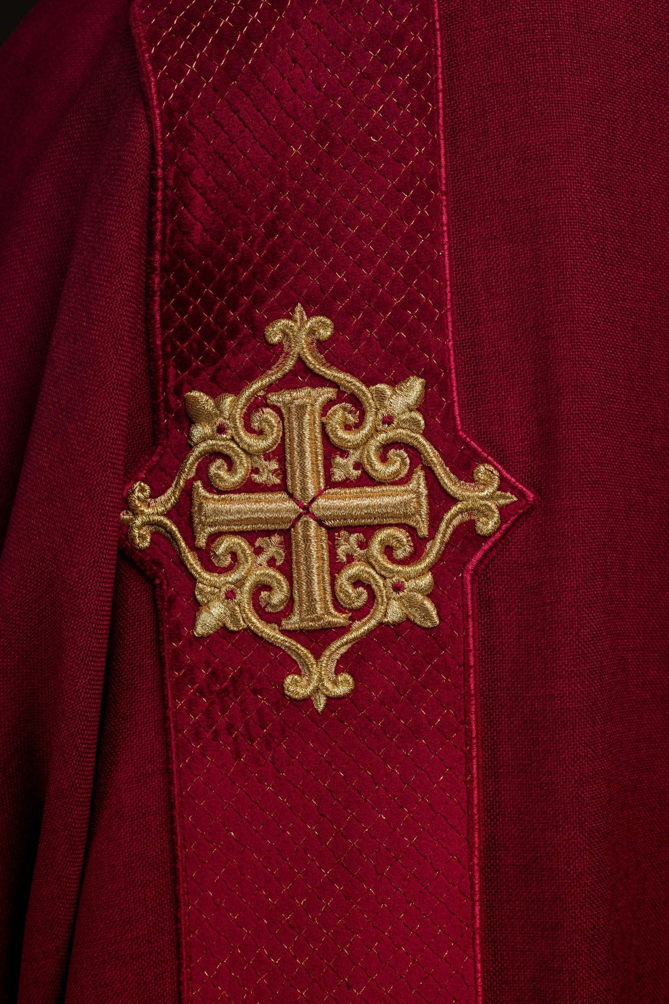 Red dalmatic with velvet bands and cross symbols LE/1030/02/B - CHASUBLES.COM