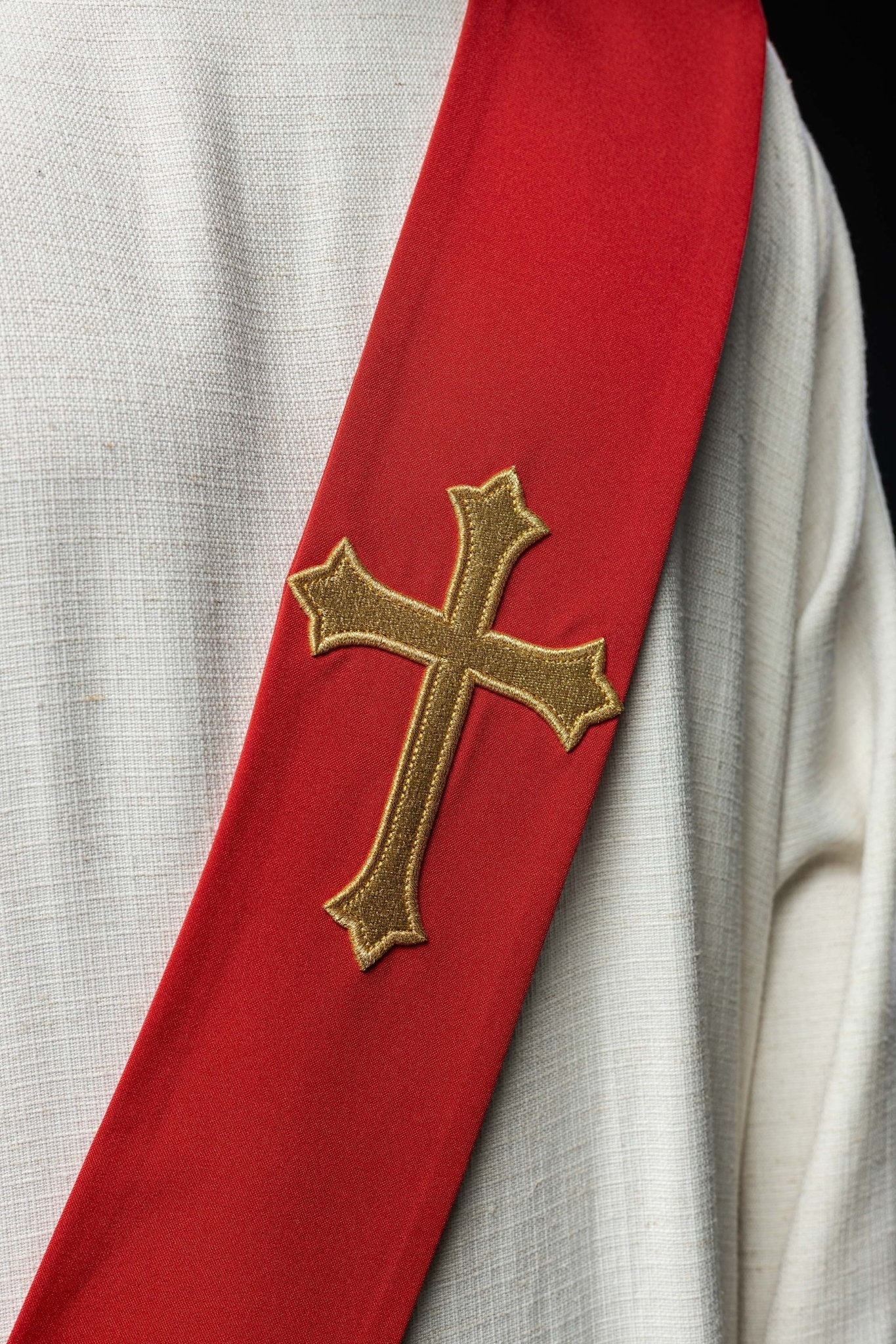 Red Deacon stole with a Cross KSD/133/02/01 CZERWONY - HAFTINAUSA.COM