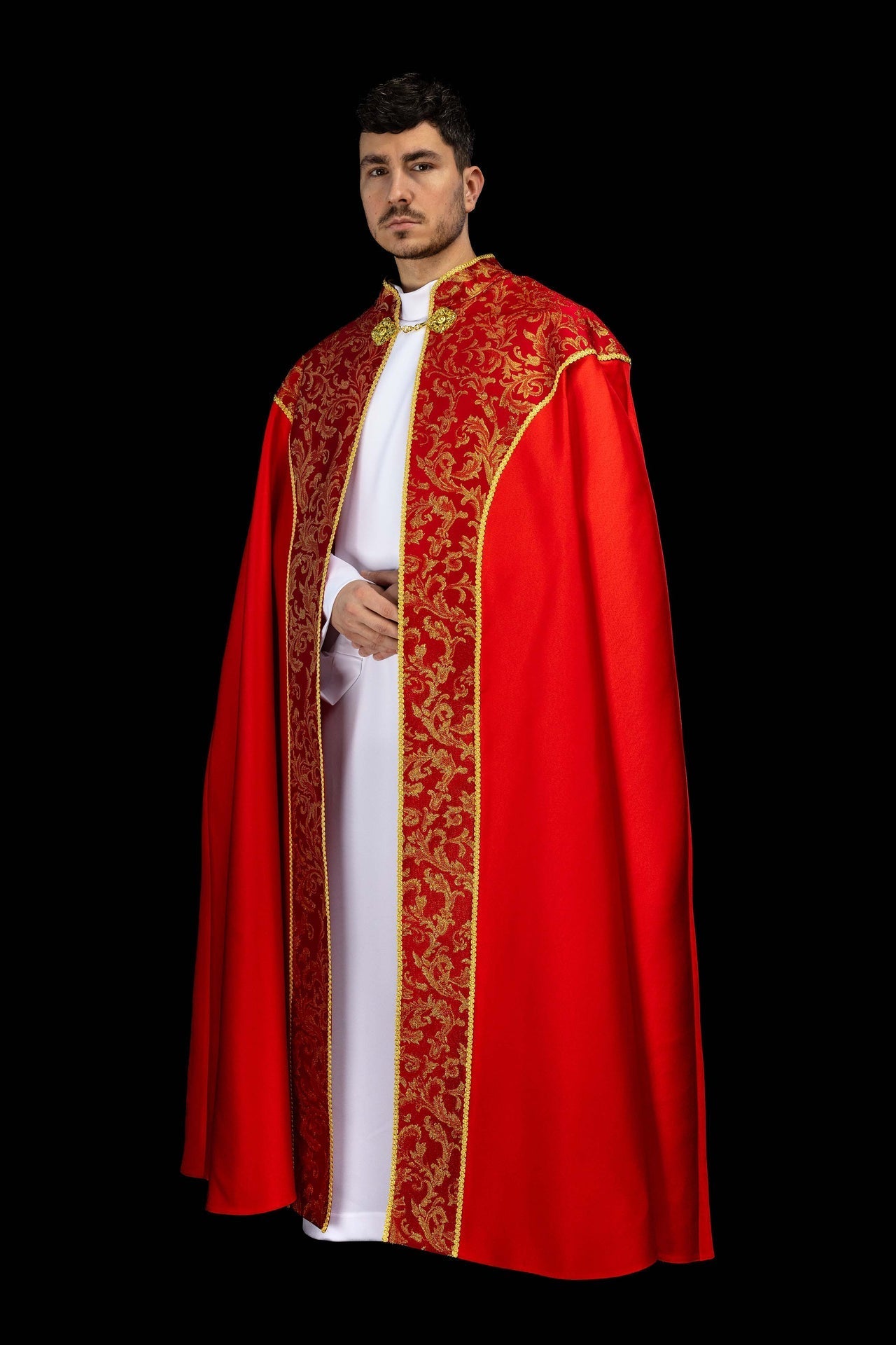 Red embroidered cope decorated with jacquard fabric KKP/162/02/20 145cm - CHASUBLES.COM