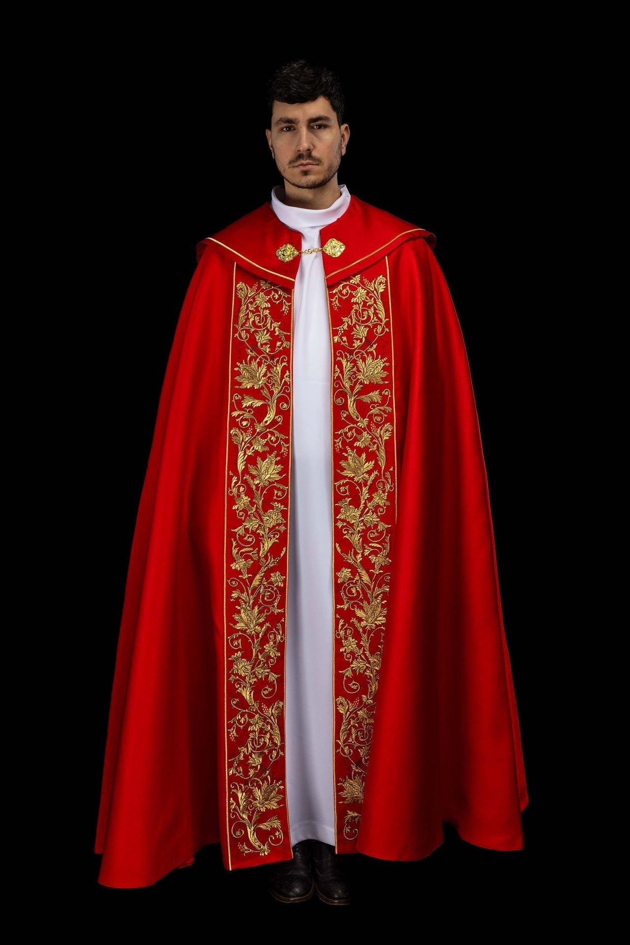 Red embroidered liturgical cope with a chalice motif KKP/013/02/20 145cm - CHASUBLES.COM