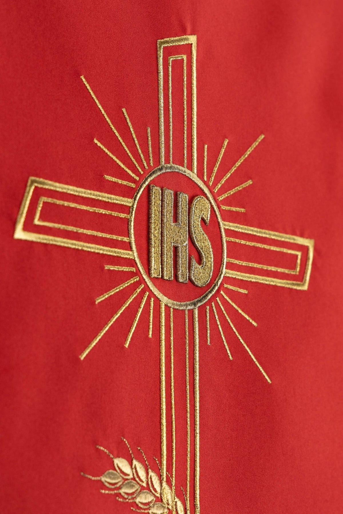 Red Lectern Cloth with Embroidered Cross Motif KMO/002/02/01 CZERWONY 55*250 - CHASUBLES.COM