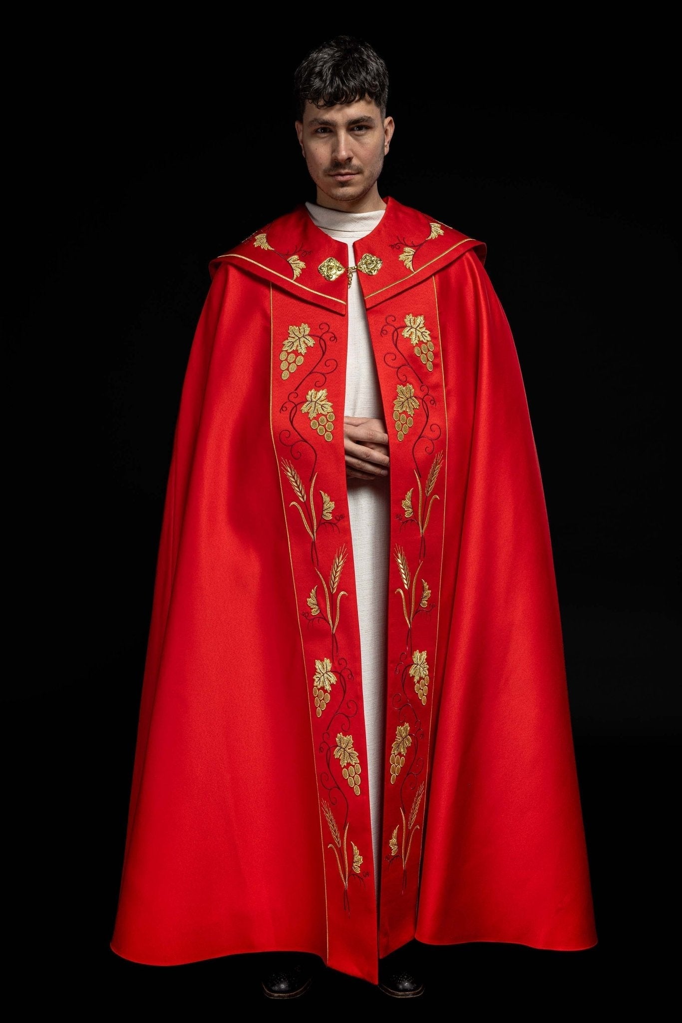 Red Liturgical cope with Gold Embroidery IHS and Grape KKP/001/02/20 CZERWONA SAT.POMPON 150cm - HAFTINAUSA.COM