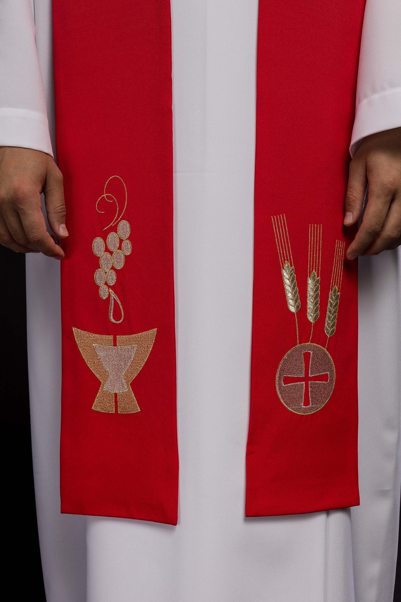 Red priest’s stole embroidered with a chalice wheat and grapes KST/009/02/01 CZERWONY - CHASUBLES.COM