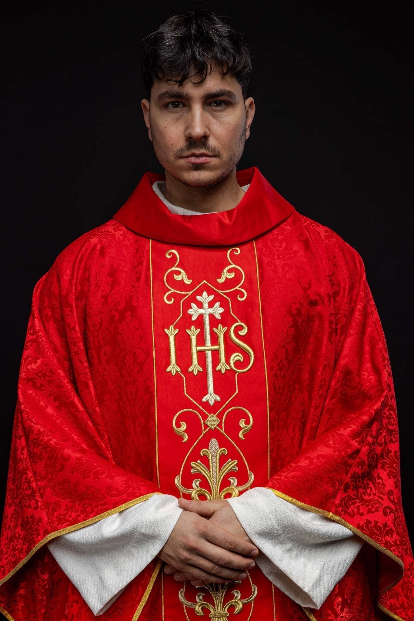 Richly embroidered red IHS chasuble KOR/268/02/67 - HAFTINAUSA.COM