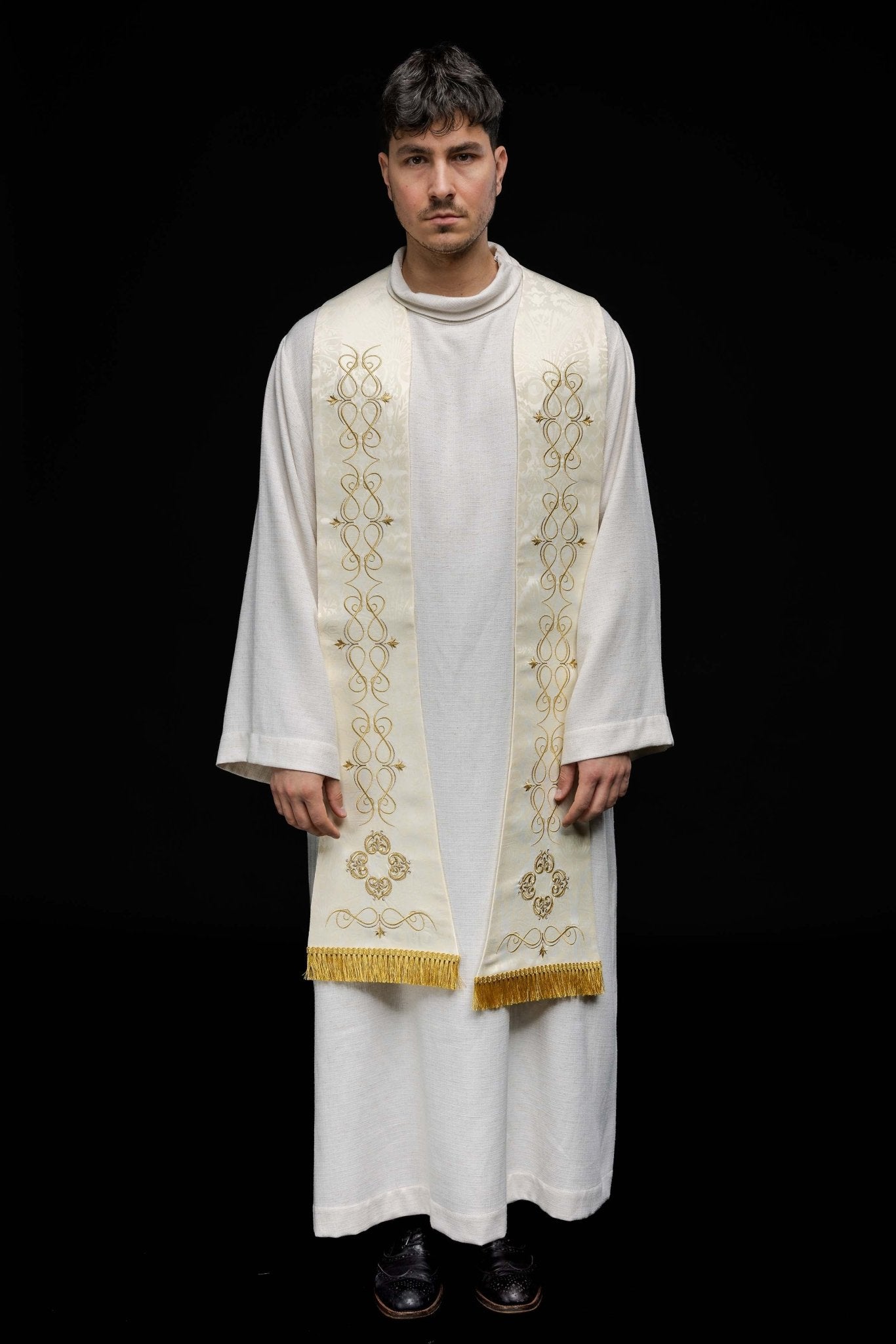 Roman stole with embroidery HA2105 - 05 - HAFTINAUSA.COM