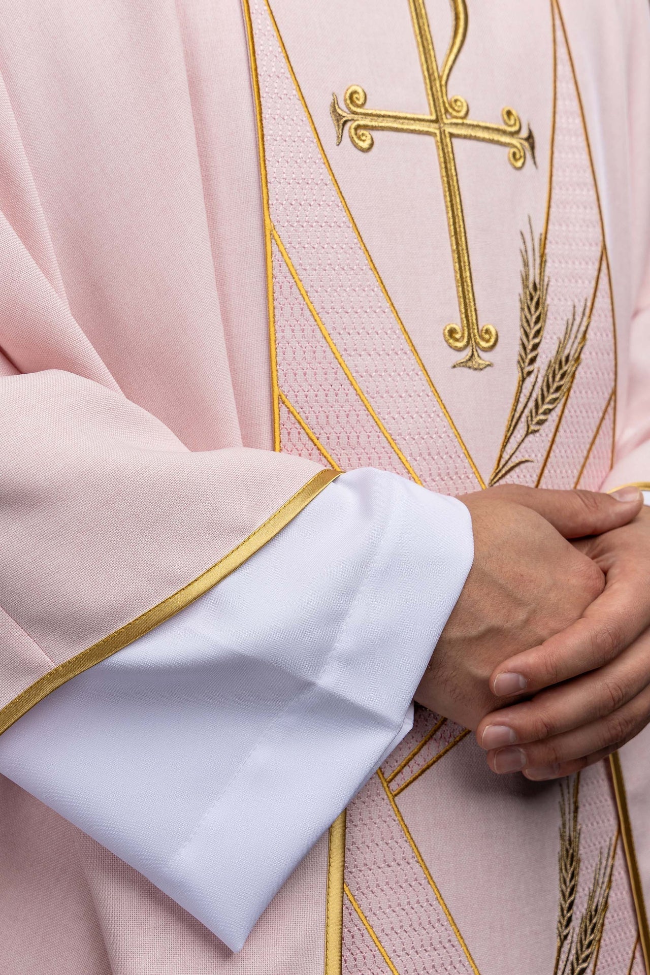 Rose chasuble with an embroidered PAX band LE/7050/08 - CHASUBLES.COM